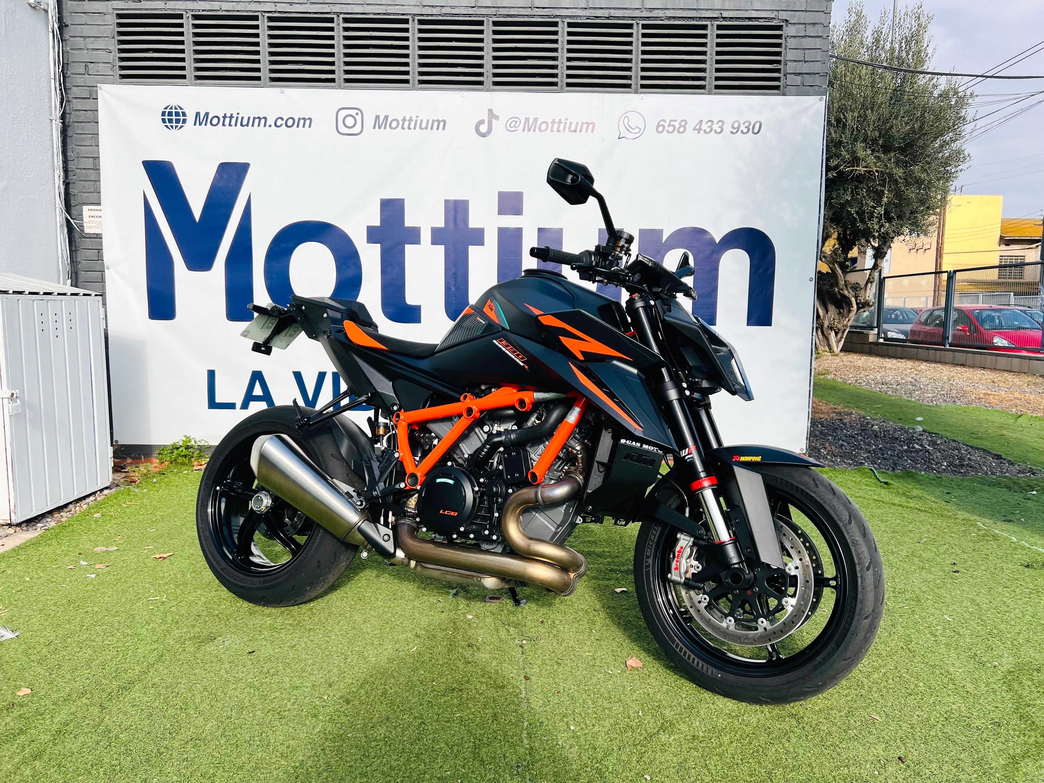 KTM 1390 SUPER DUKE R