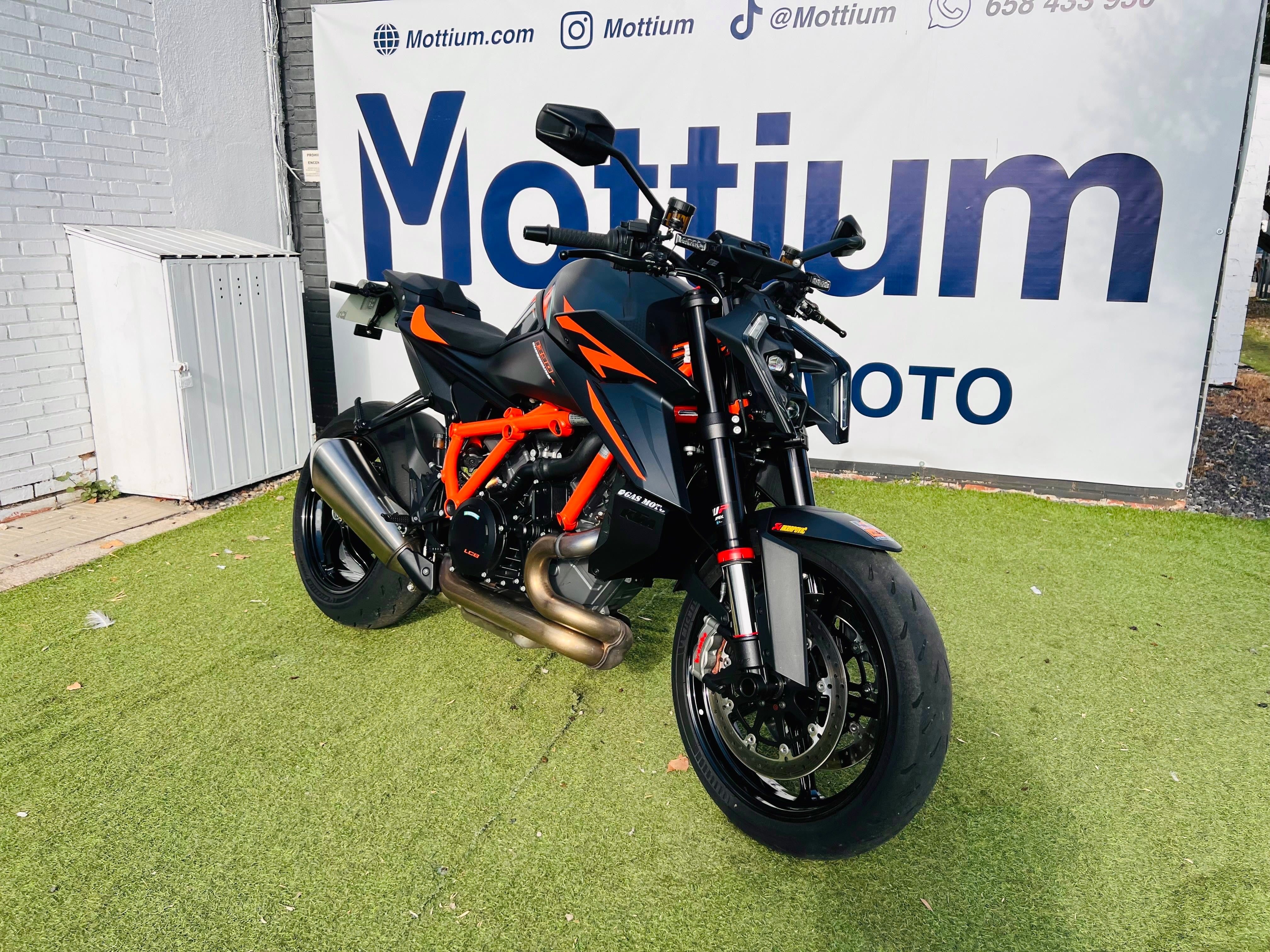 KTM 1390 SUPER DUKE R