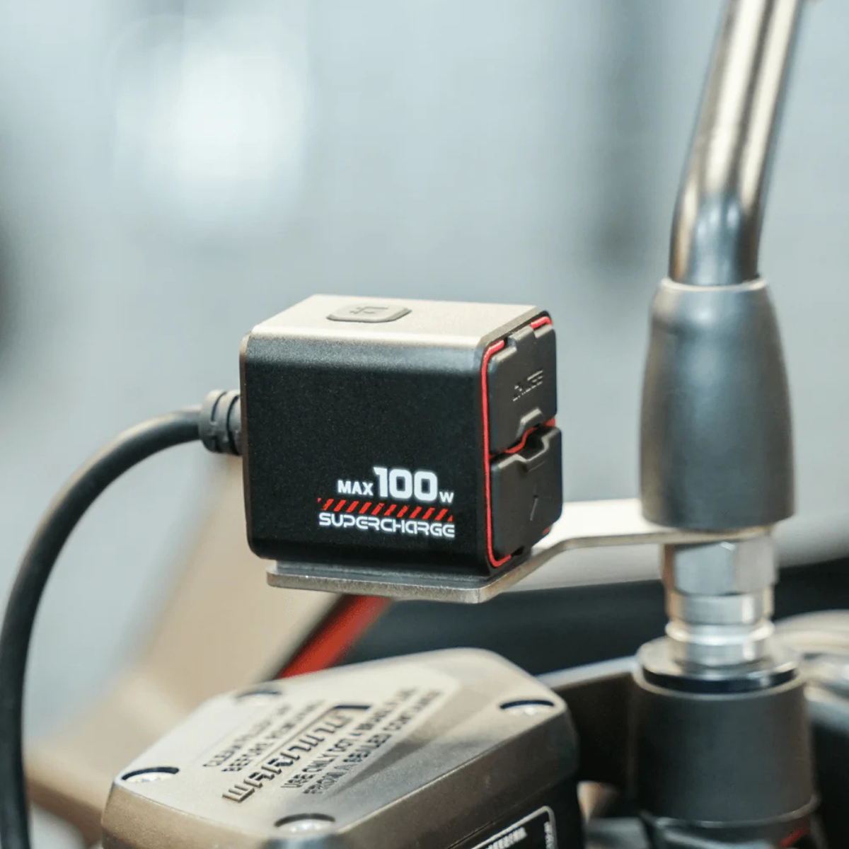 SISTEMA DE CARGA BIDIRECCIONAL CHIGEE TR100
