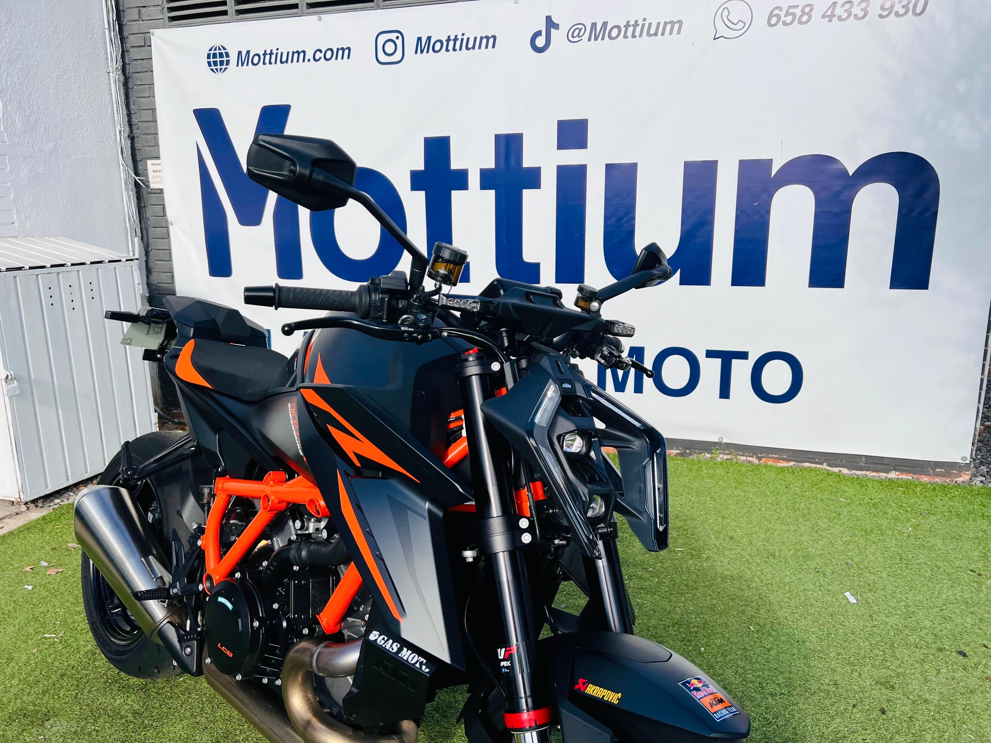 KTM 1390 SUPER DUKE R