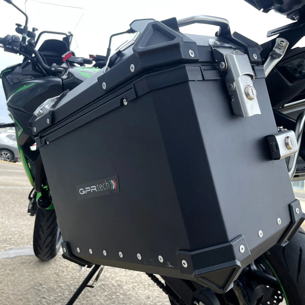 Maletas laterales GPR + Herraje especifico