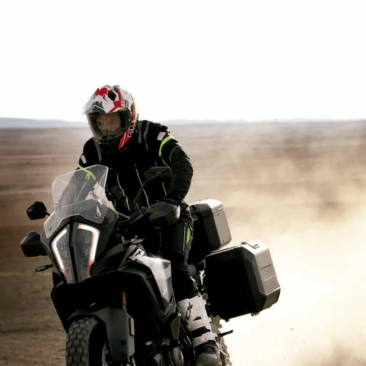 MALETAS LATERALES TR47 TERRA BLACK EDITION