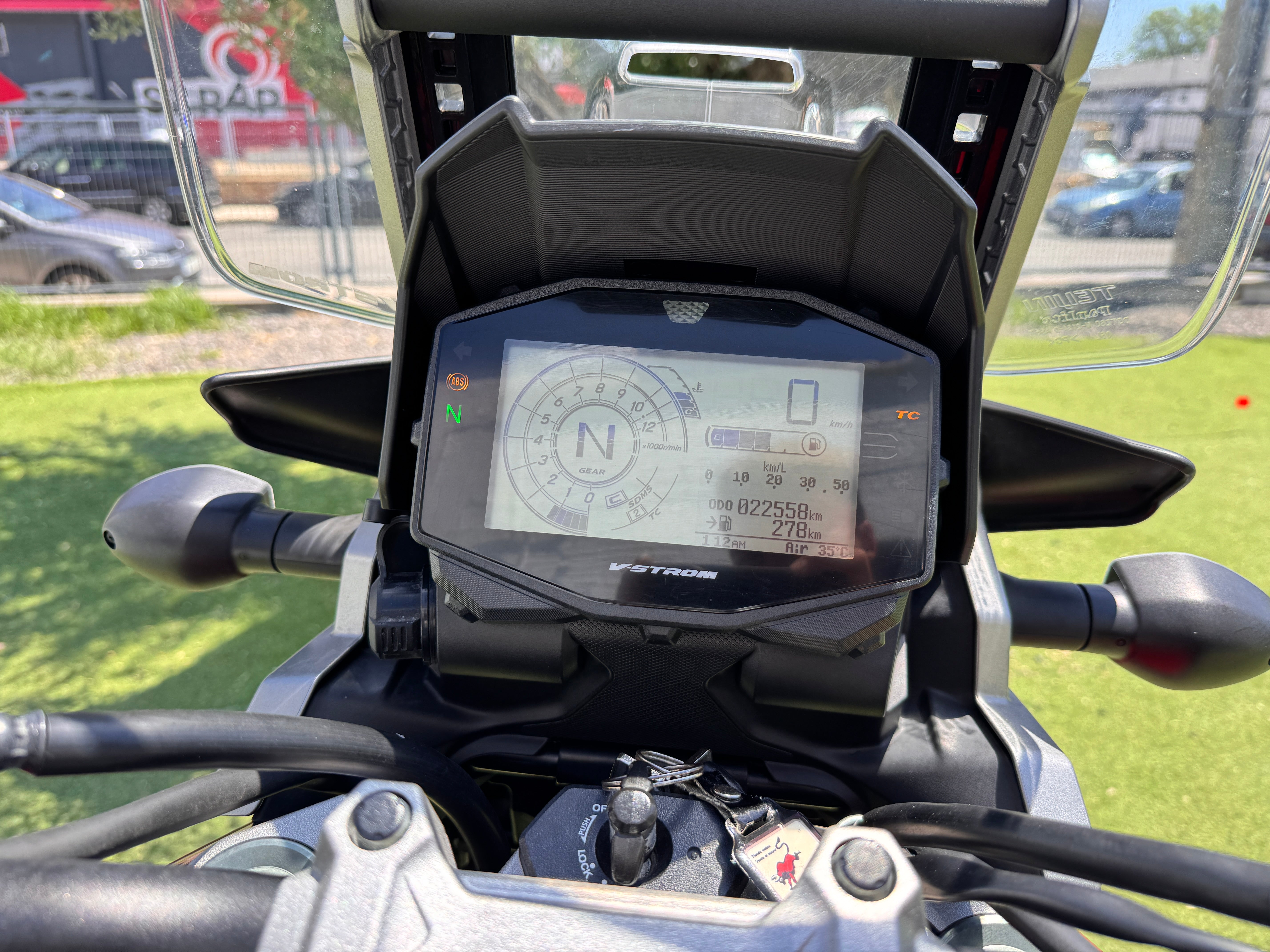 SUZUKI V-STROM 1050