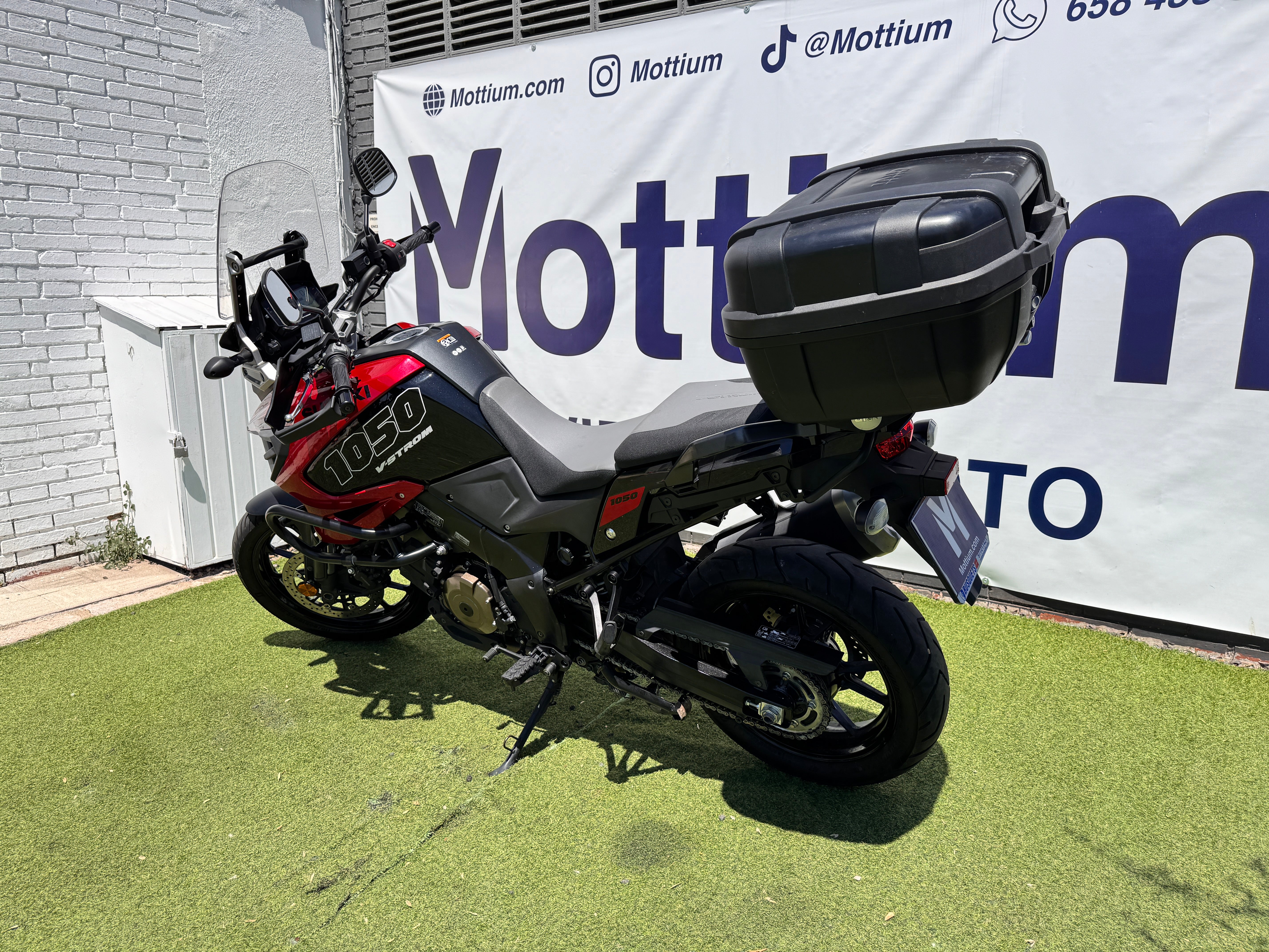 SUZUKI V-STROM 1050