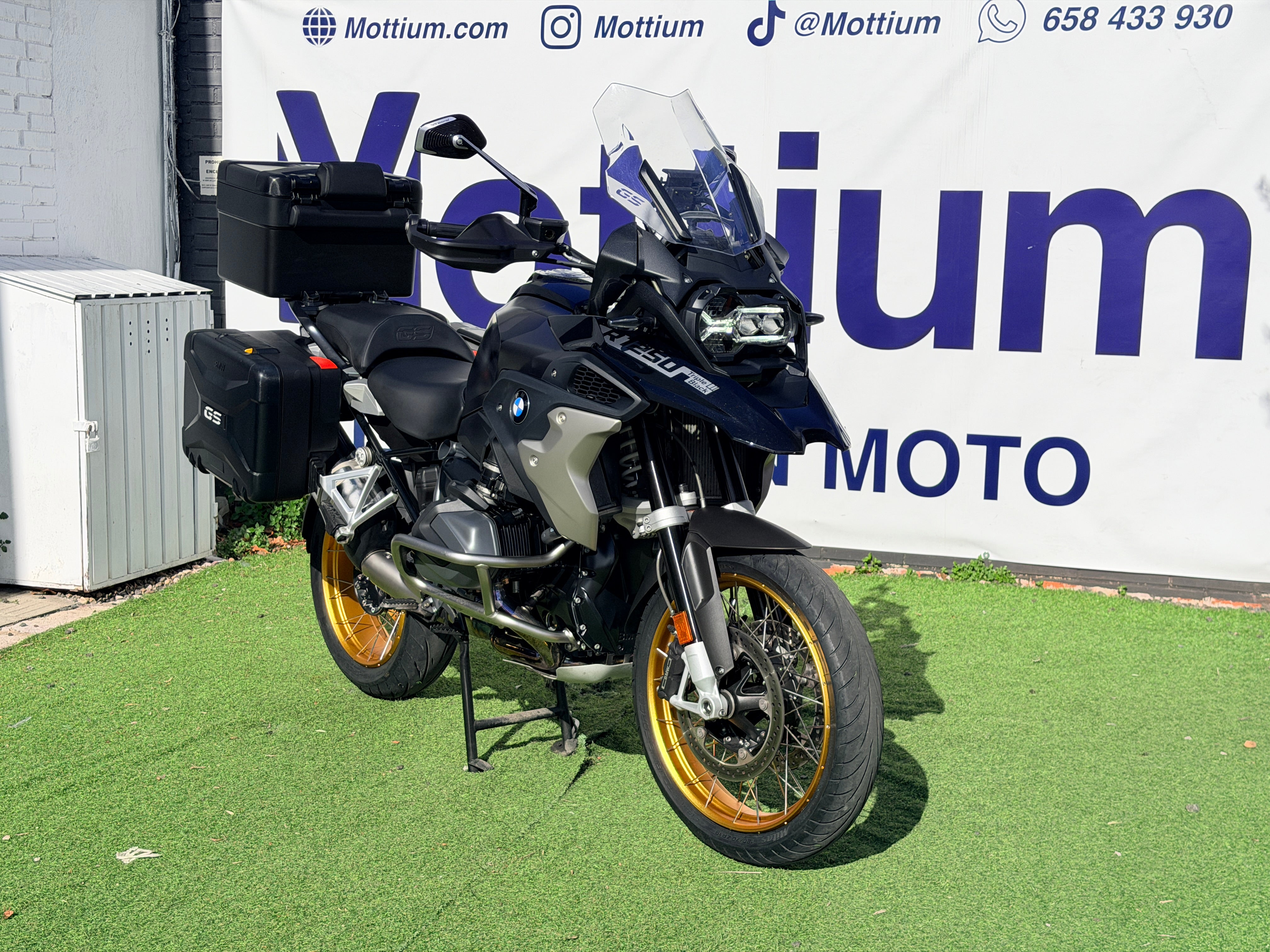 BMW R1250GS TRIPLE BLACK