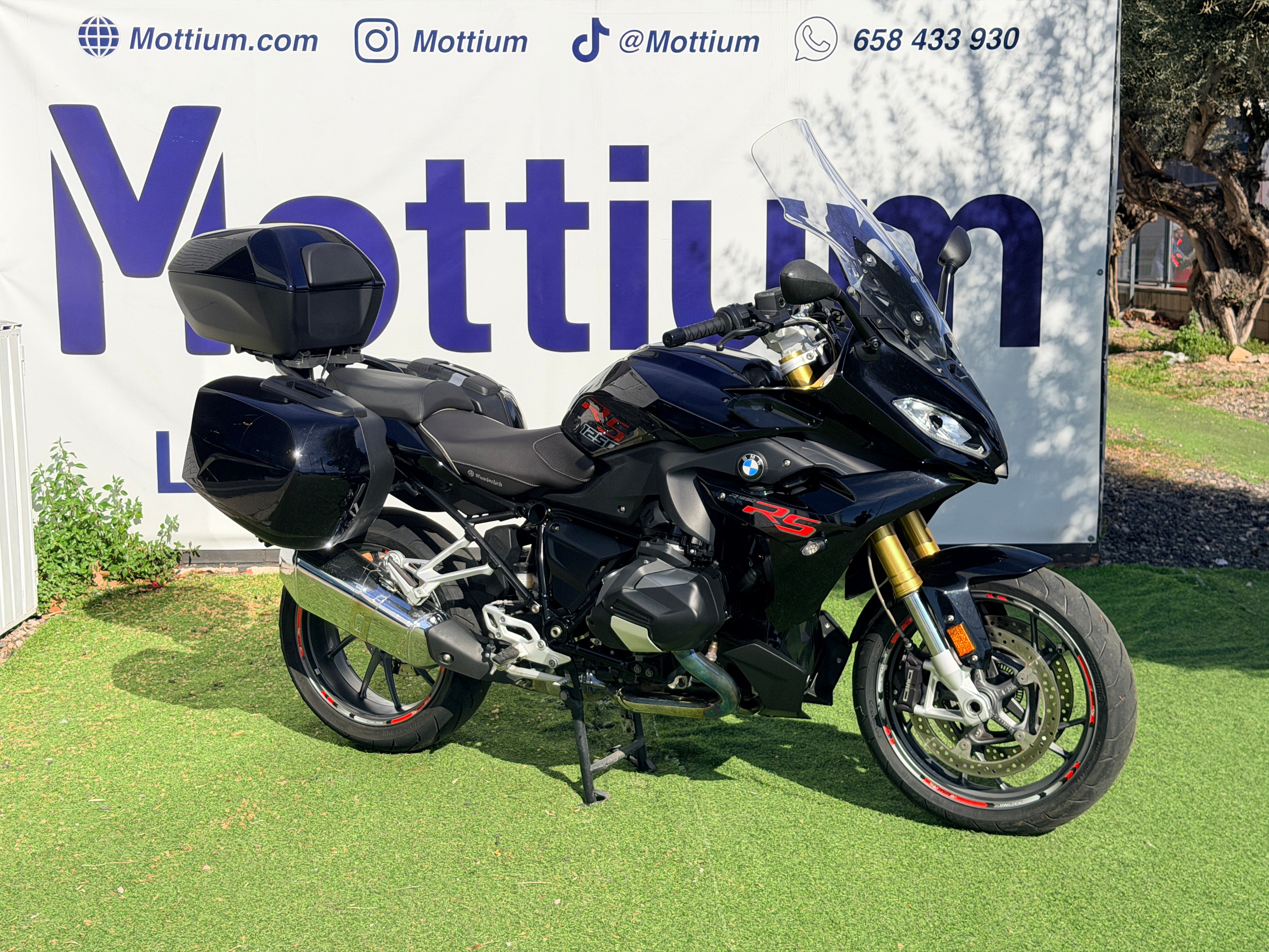 BMW R1250RS TRIPLEBLACK