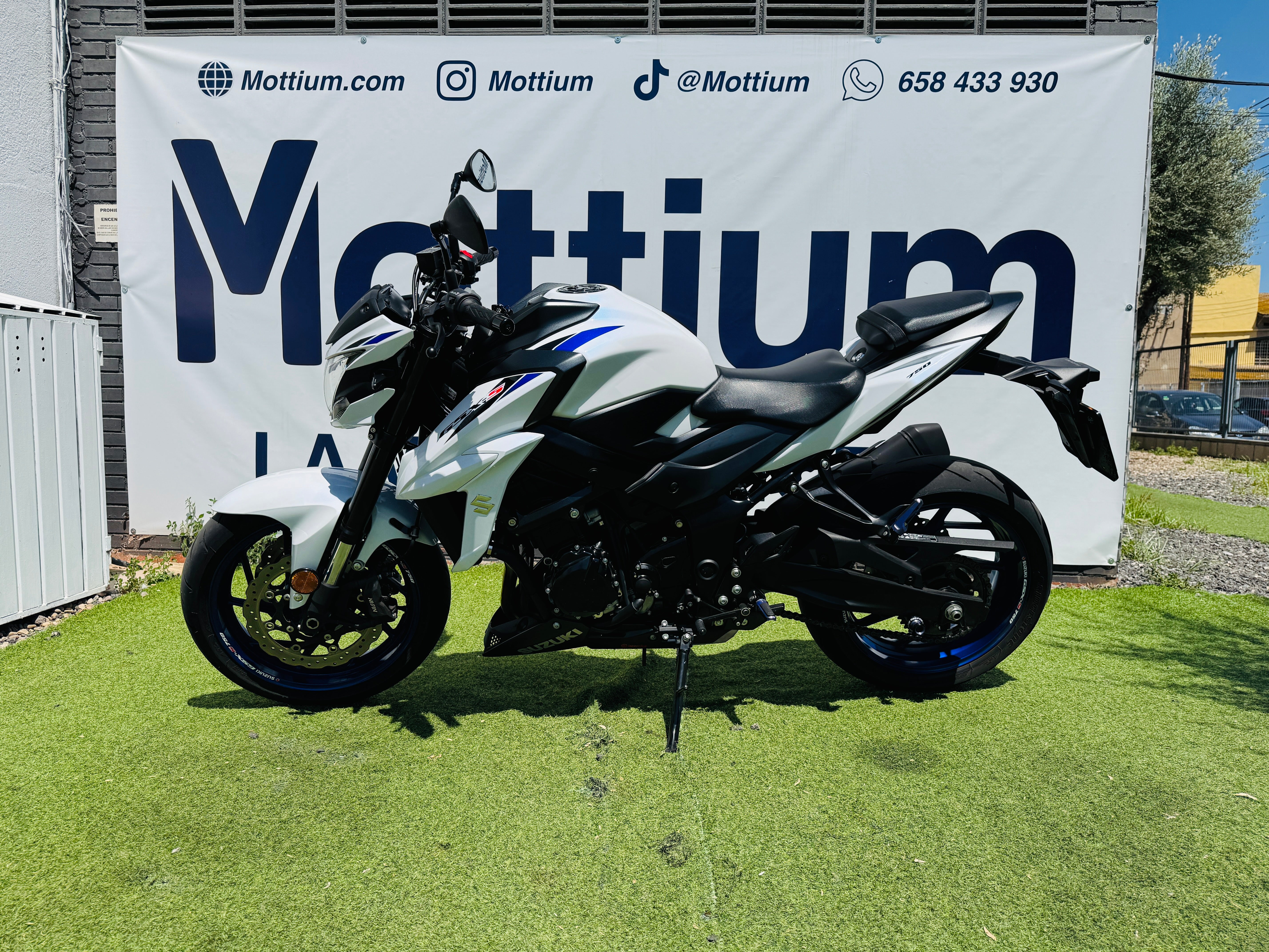 SUZUKI GSX-S 750