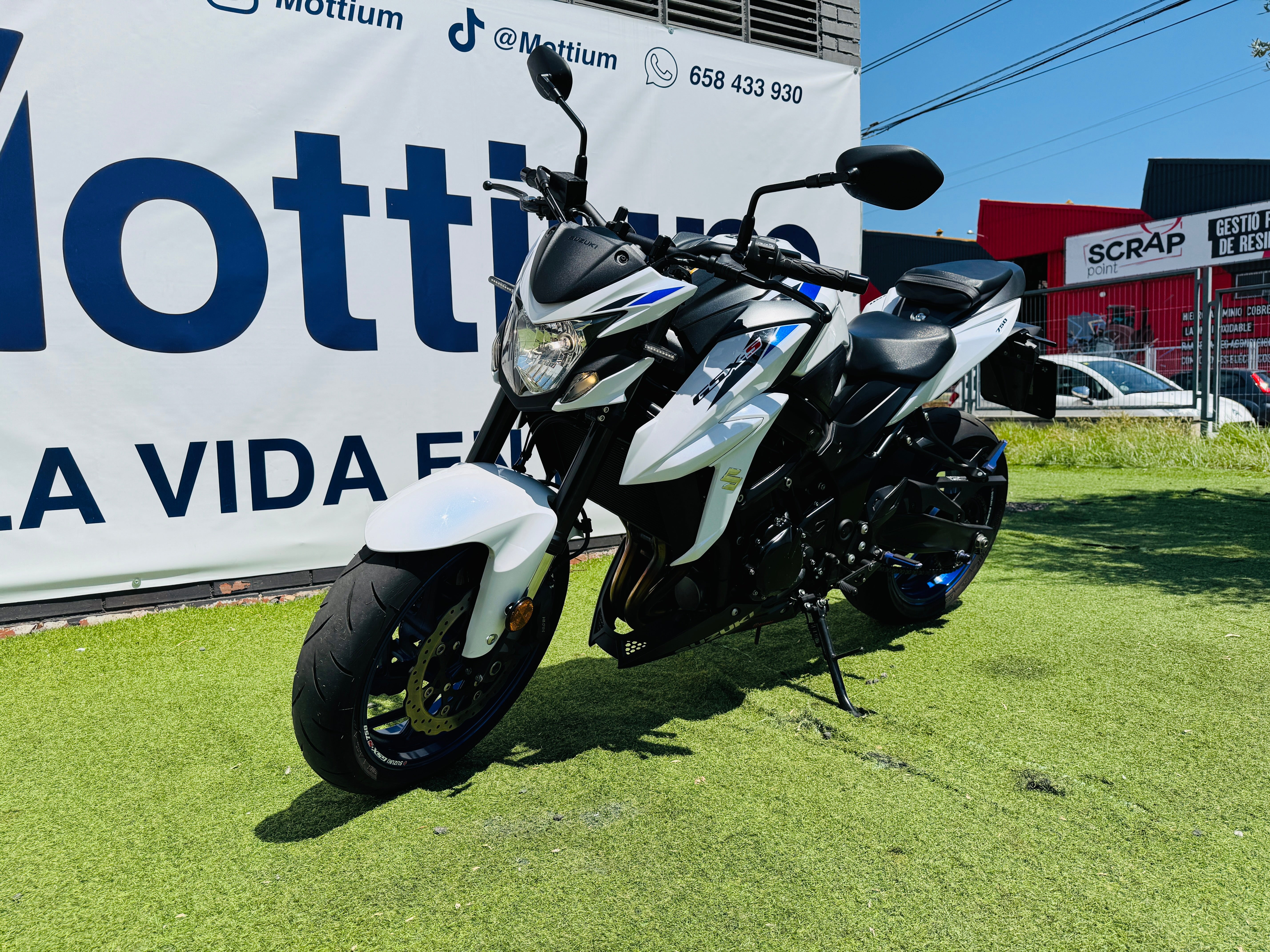 SUZUKI GSX-S 750