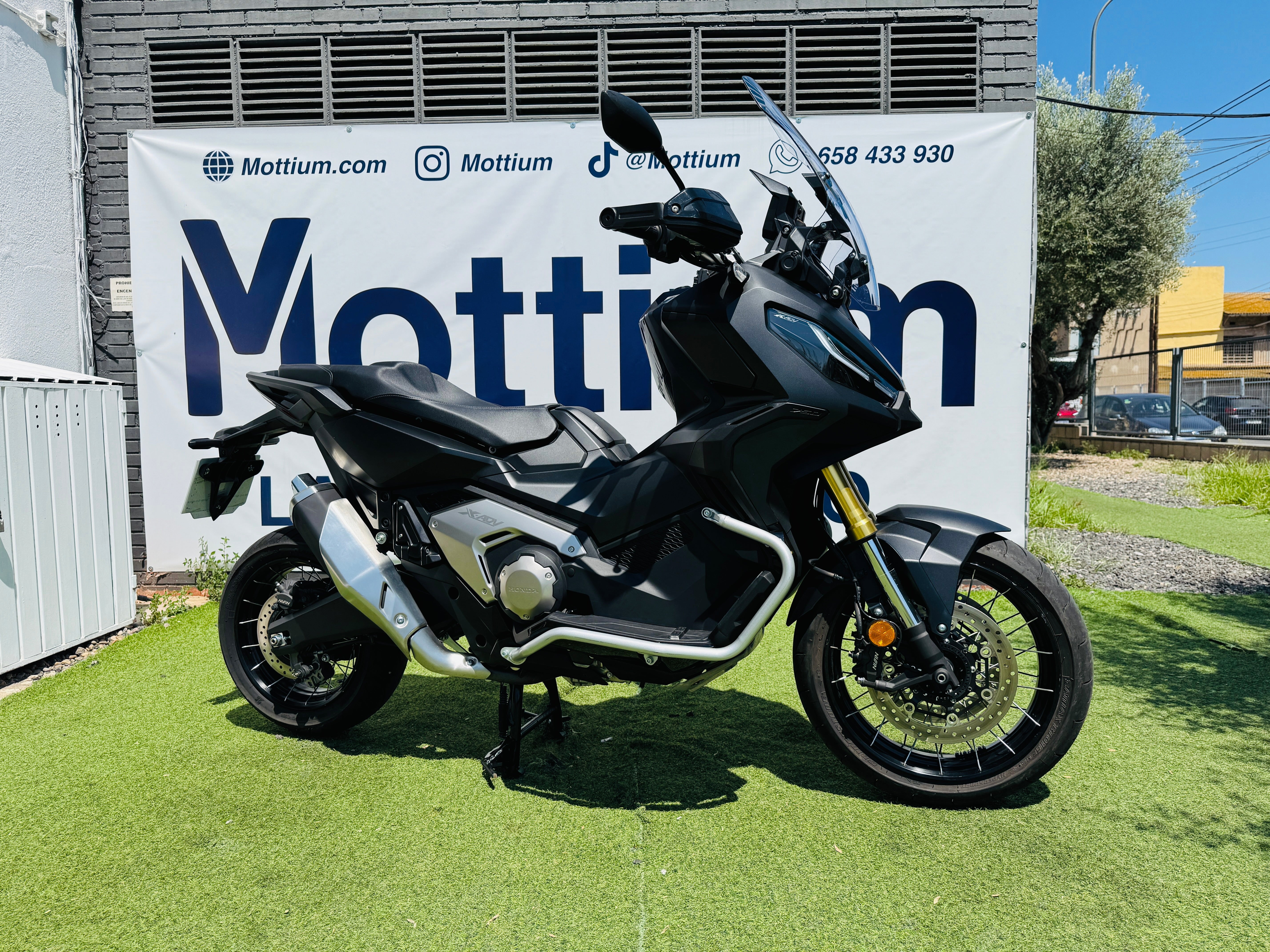 HONDA X-ADV 750