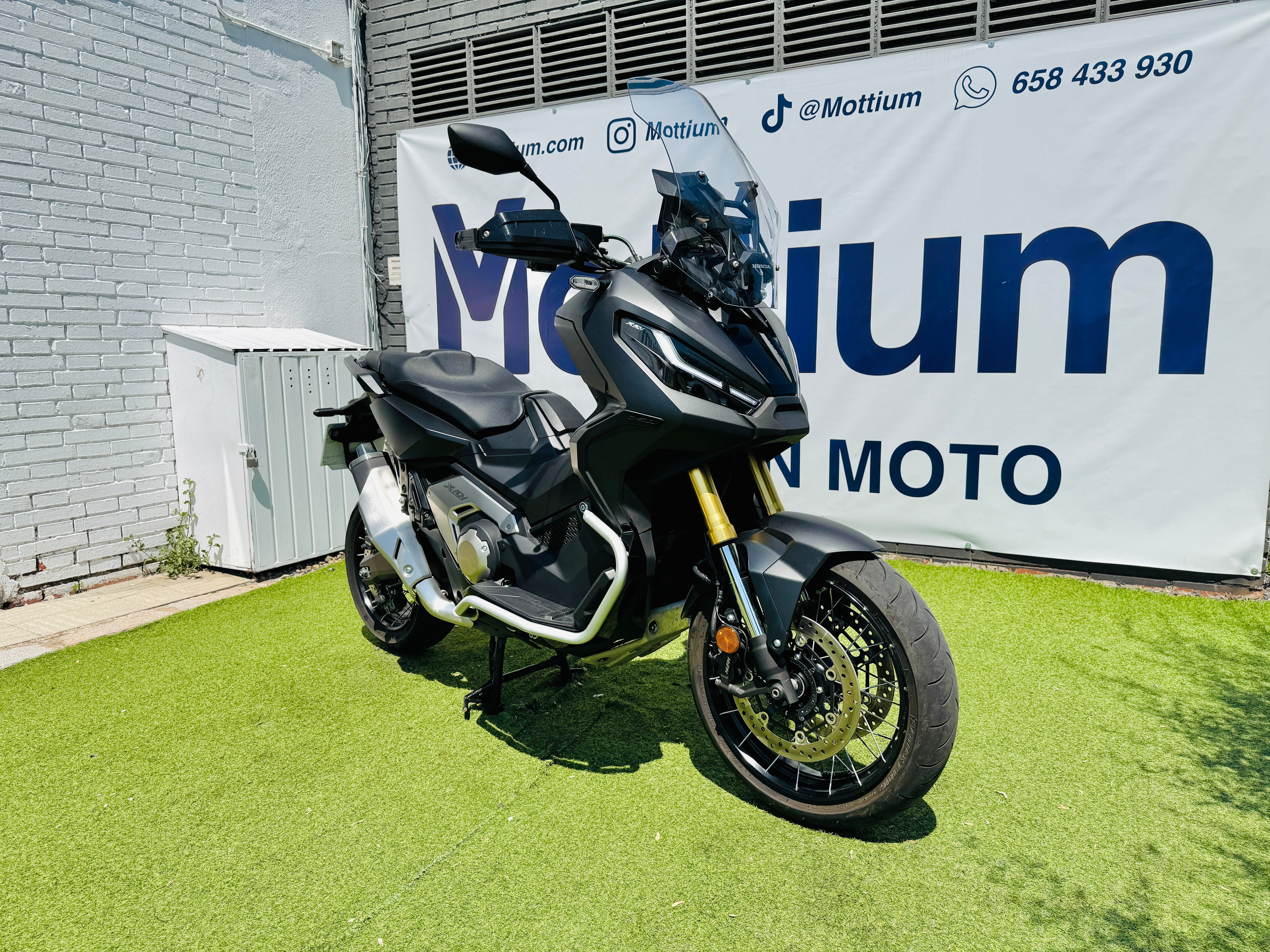 HONDA X-ADV 750