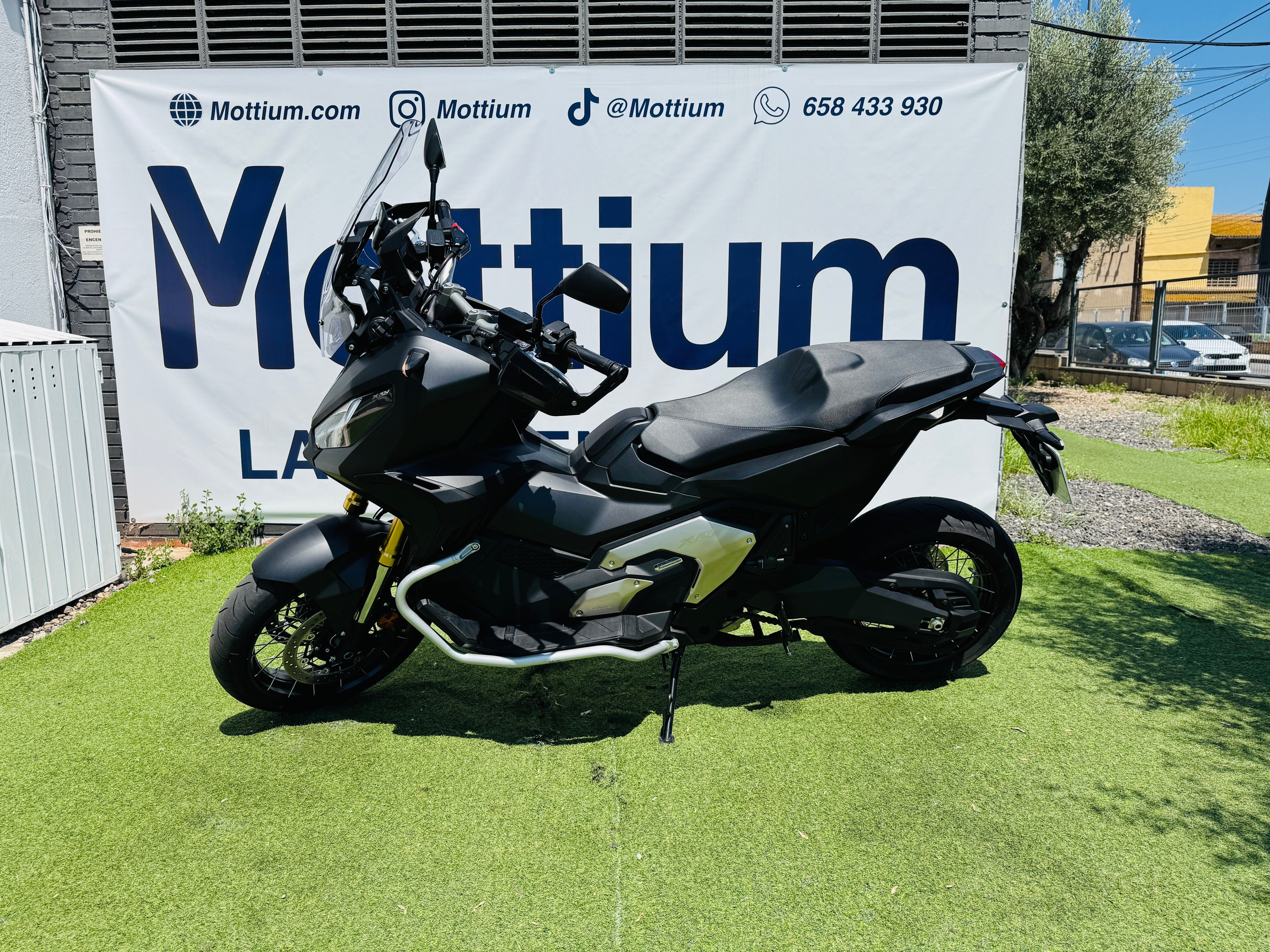HONDA X-ADV 750