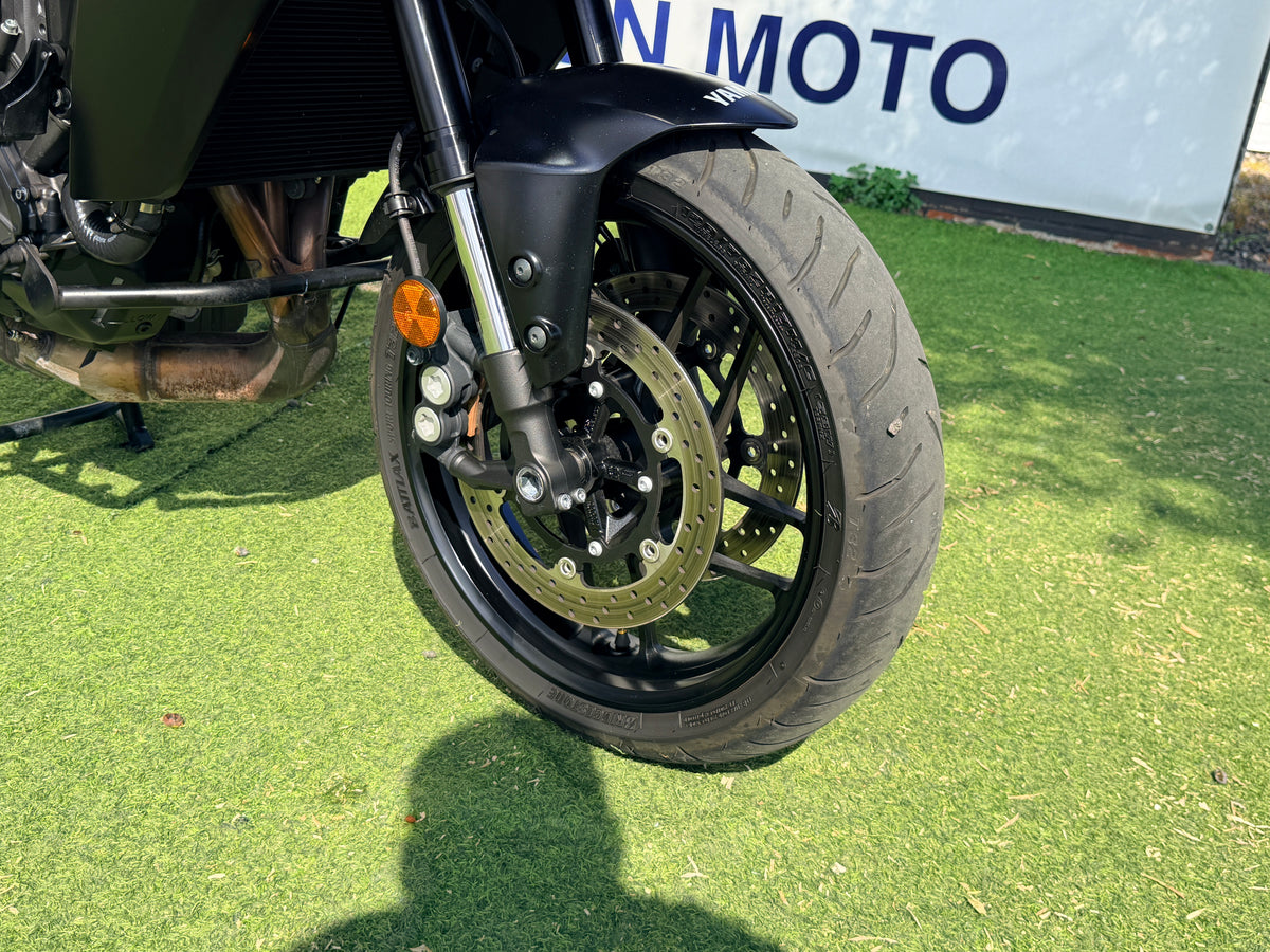 YAMAHA TRACER 9