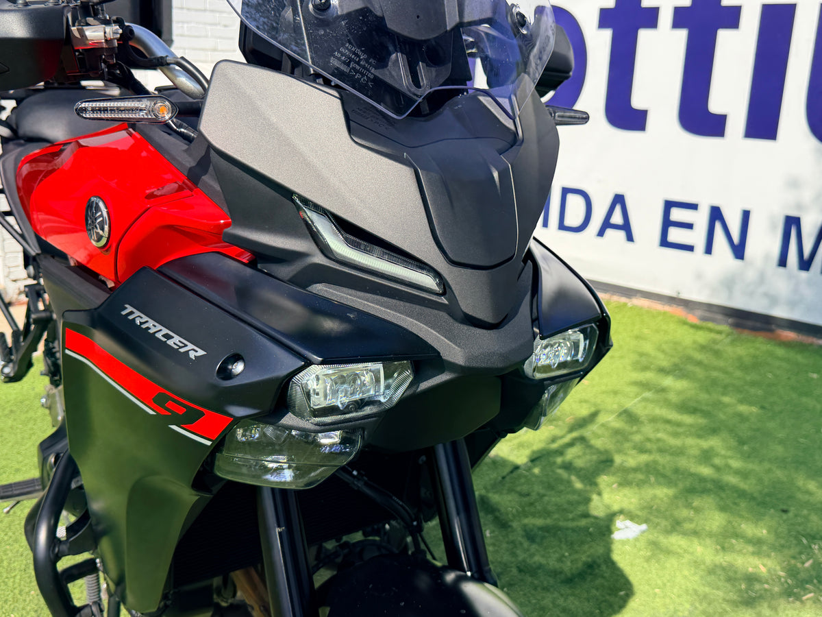 YAMAHA TRACER 9