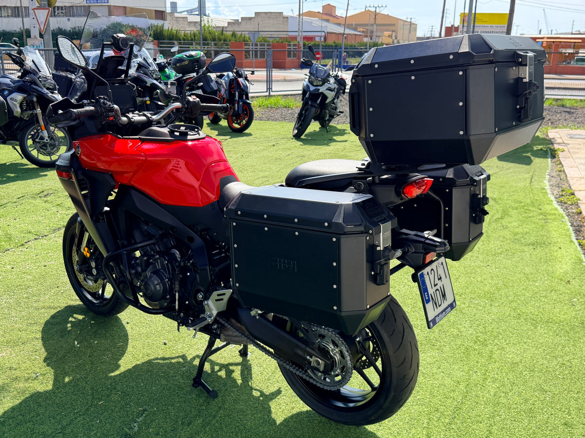 YAMAHA TRACER 9