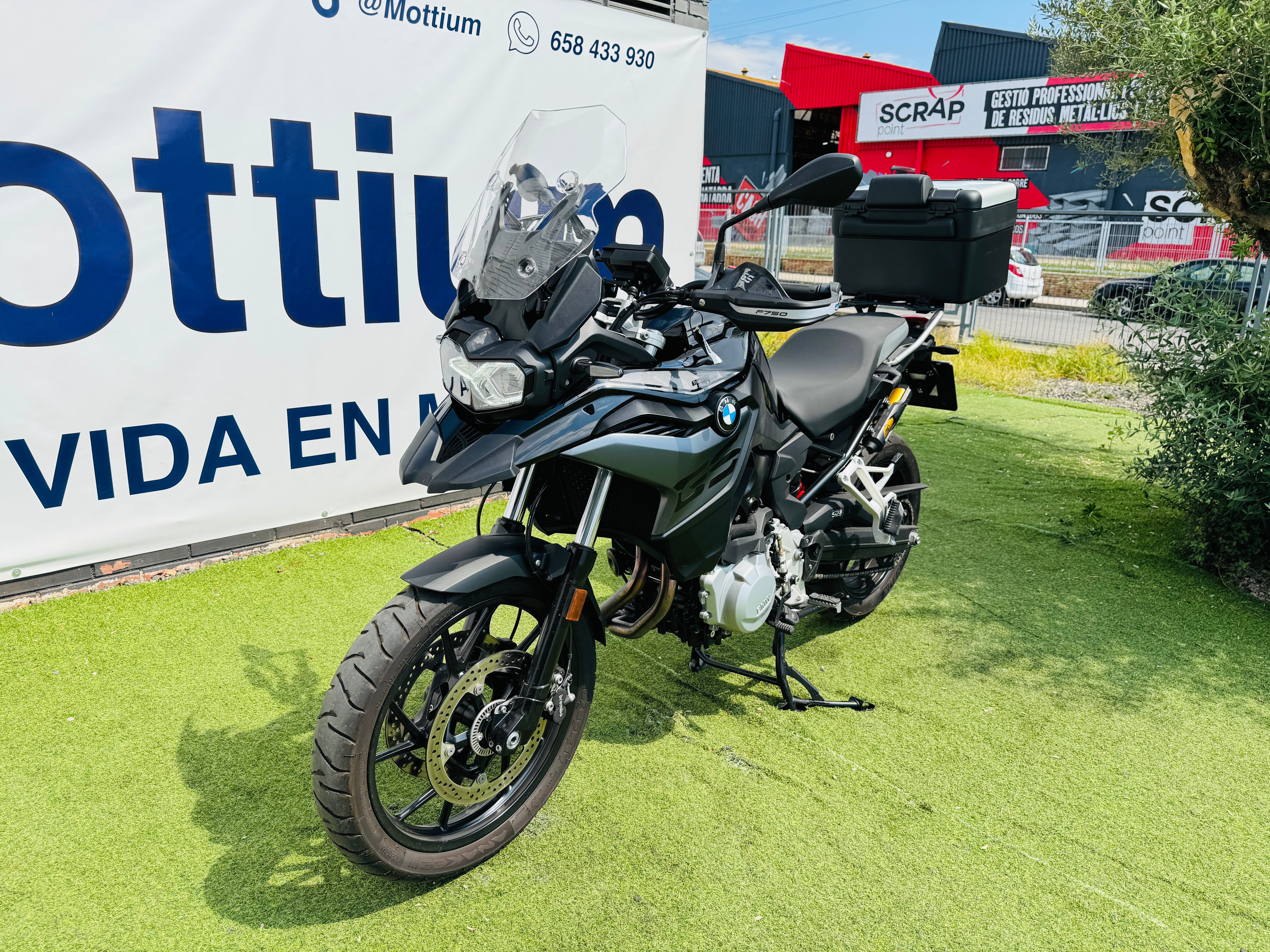 BMW F750GS TRIPLE BLACK