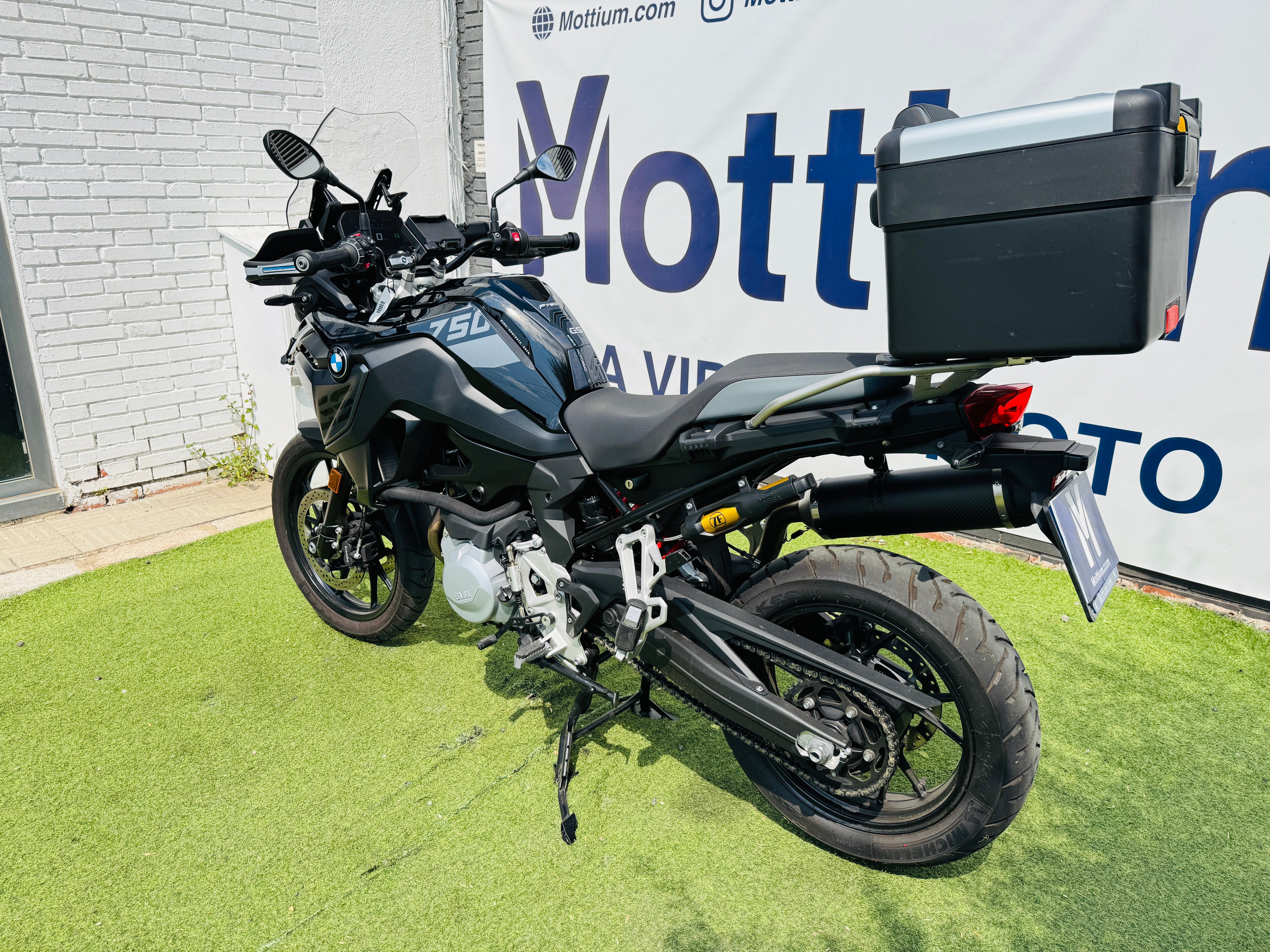 BMW F750GS TRIPLE BLACK