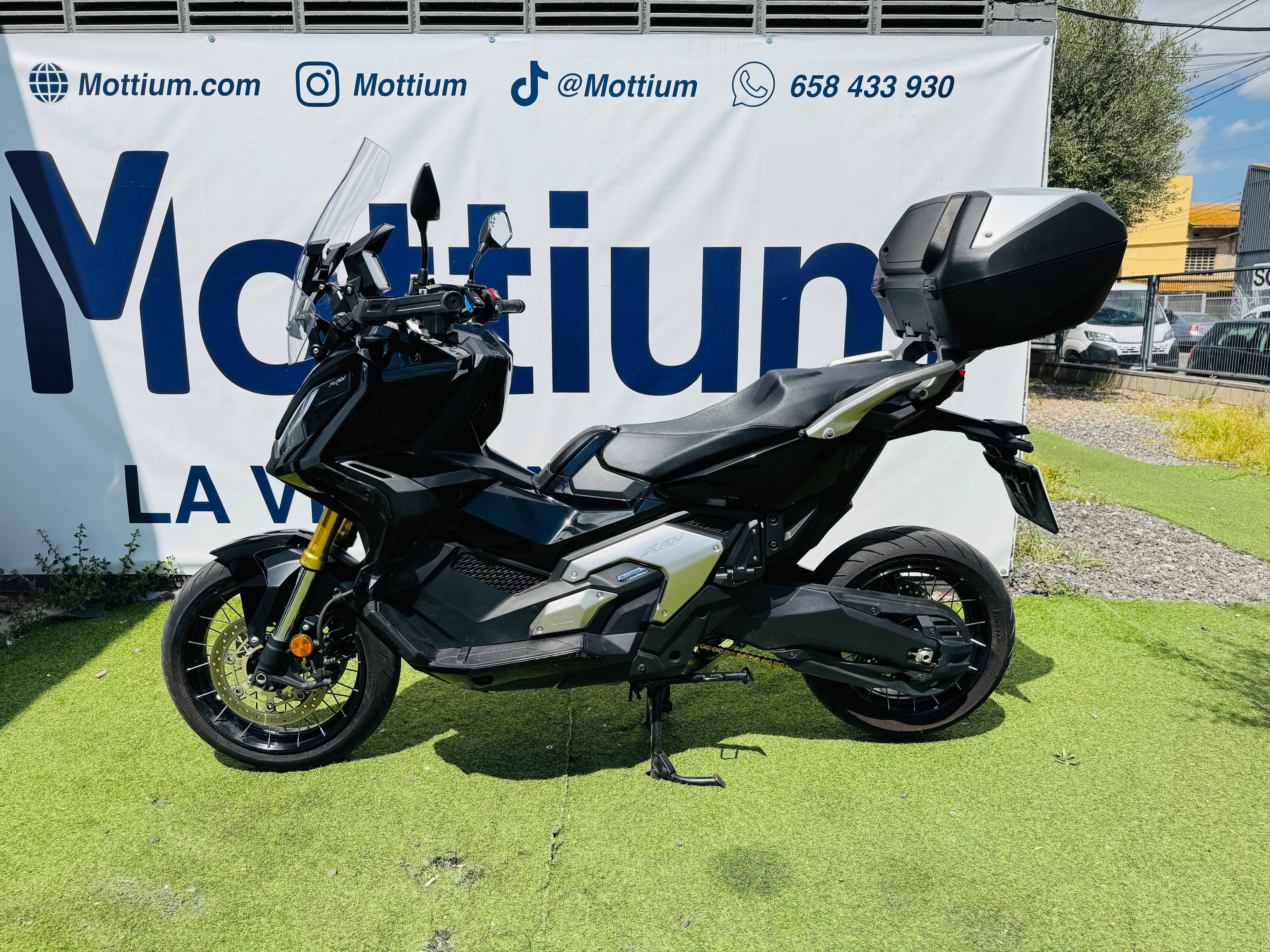 HONDA X-ADV 750