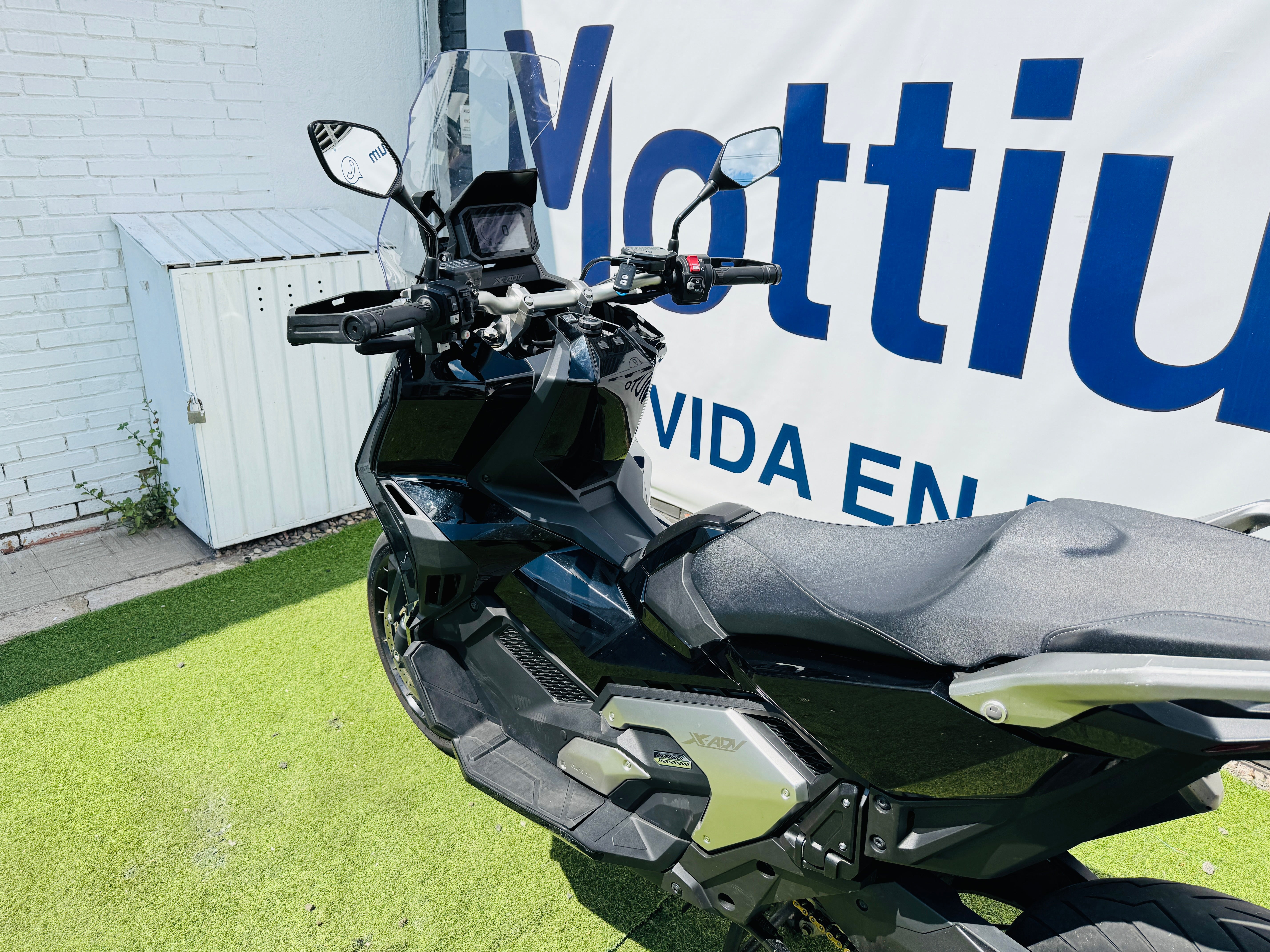 HONDA X-ADV 750