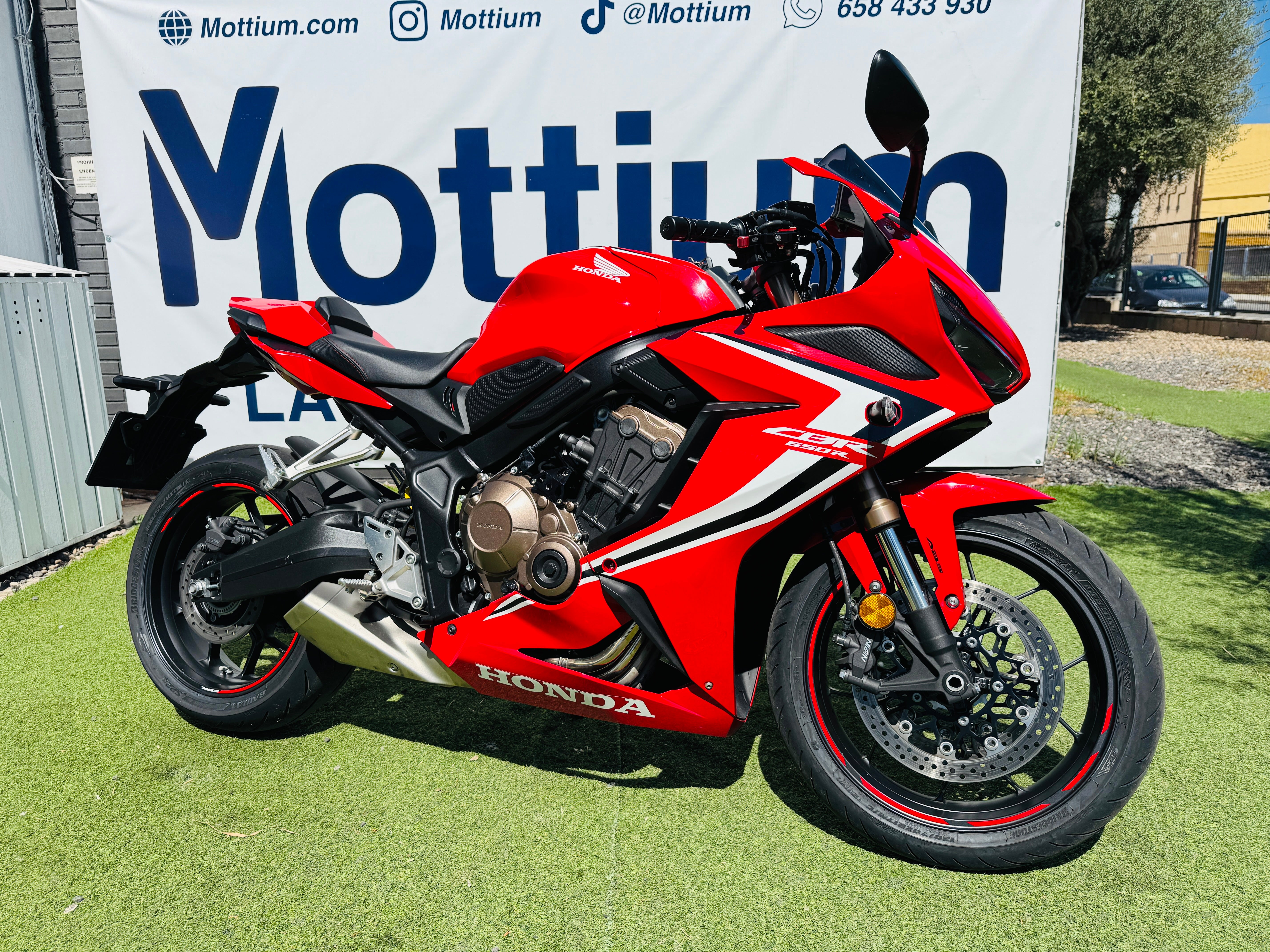 HONDA CBR650R
