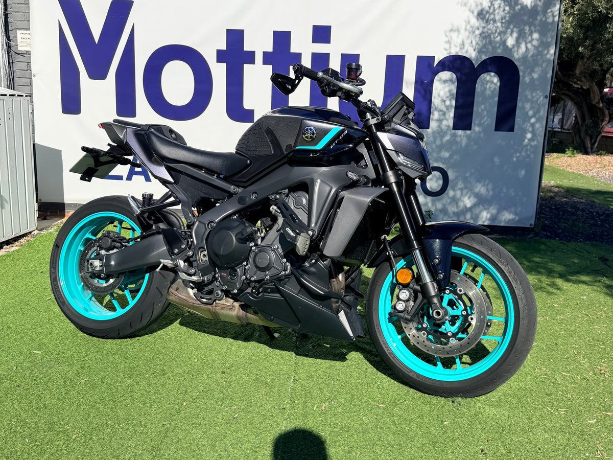 YAMAHA MT-09