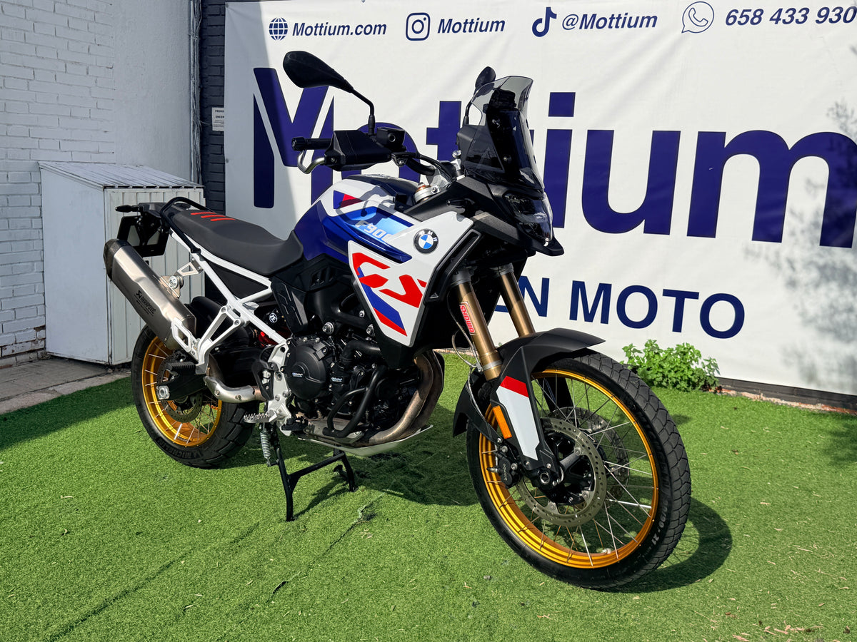 BMW F900GS