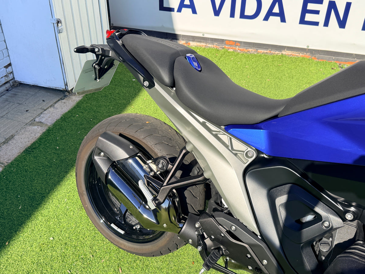 BMW R1300R