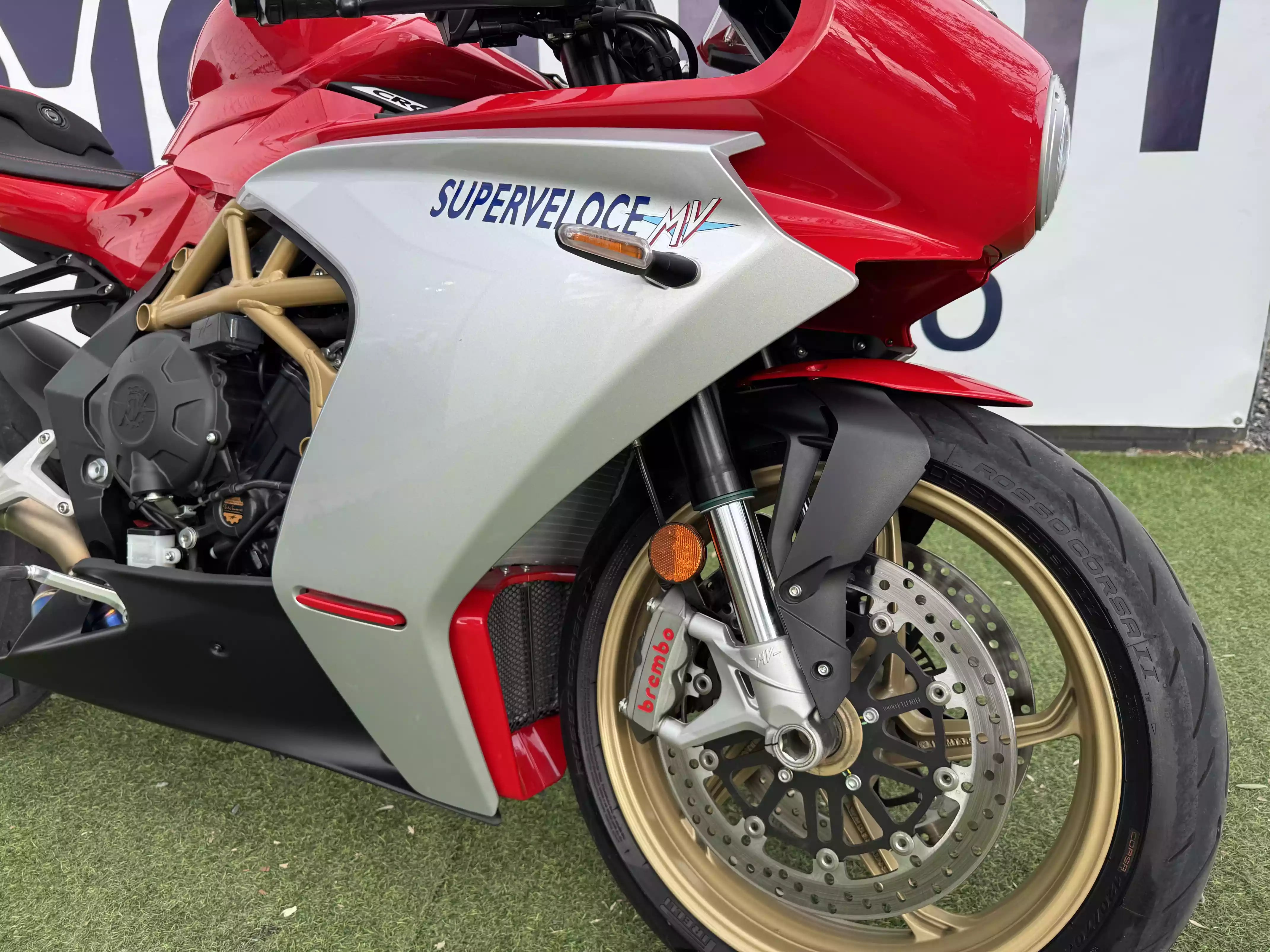 MV AGUSTA Superveloce 800
