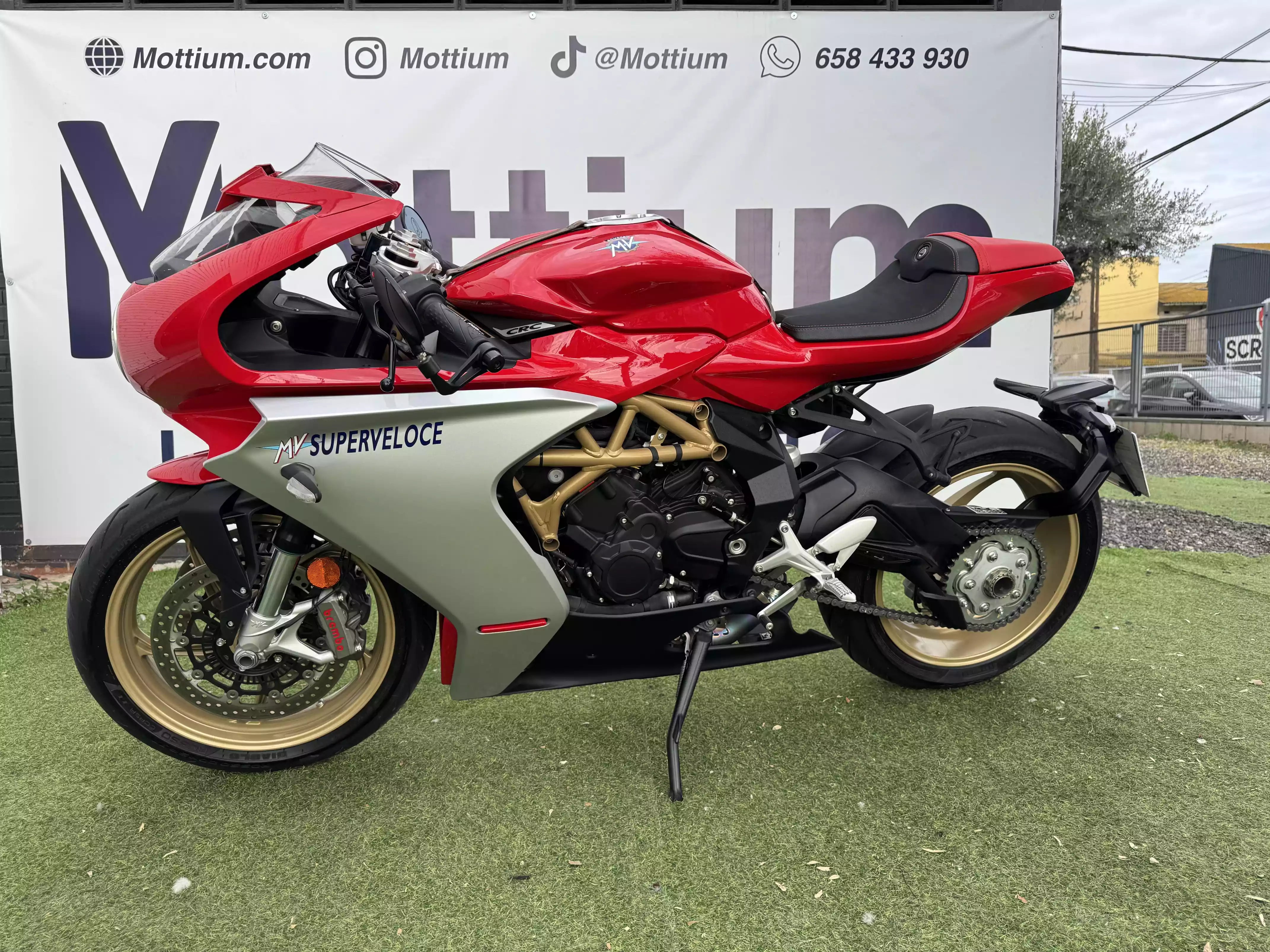 MV AGUSTA Superveloce 800