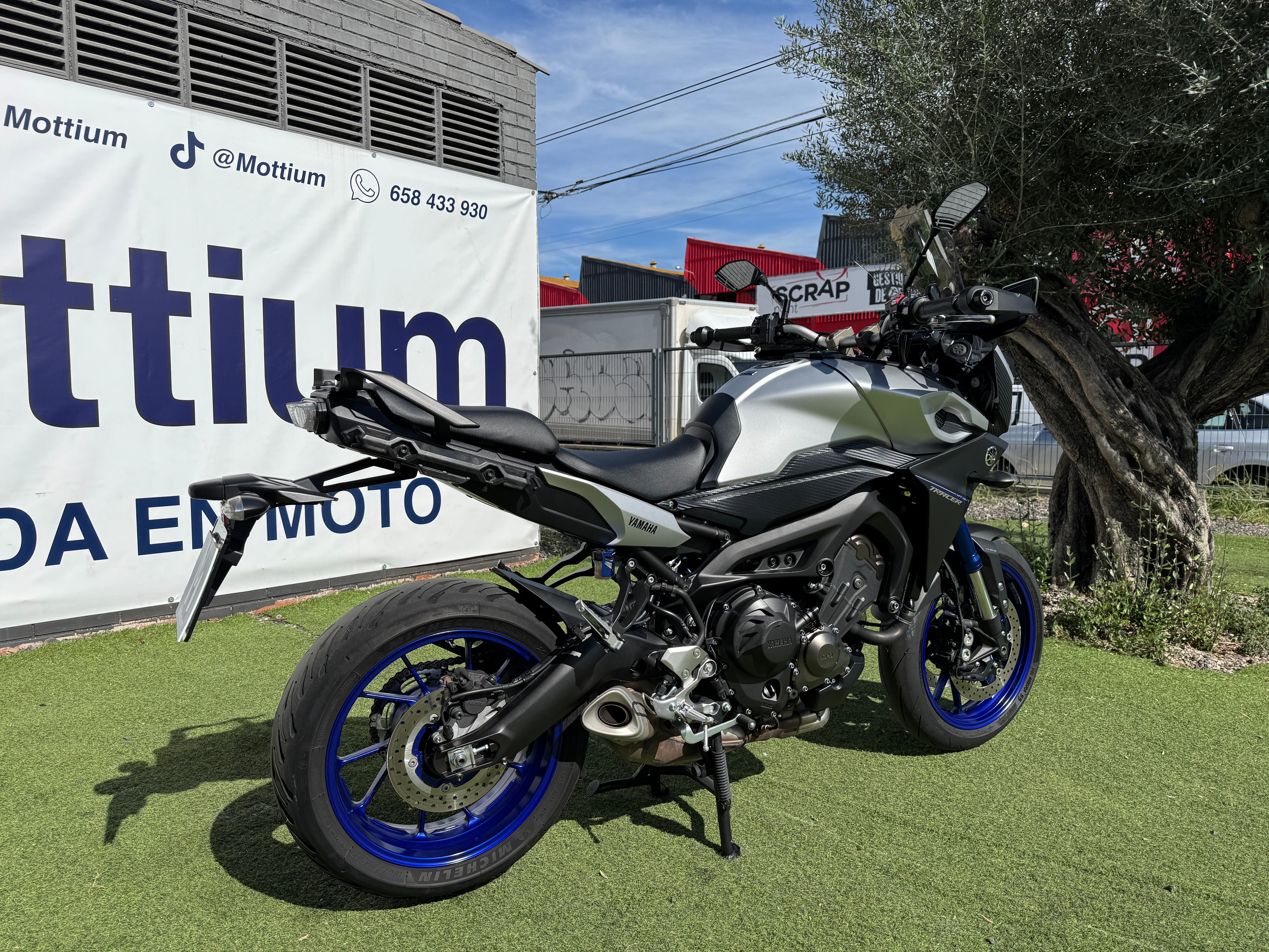 YAMAHA MT-09 TRACER