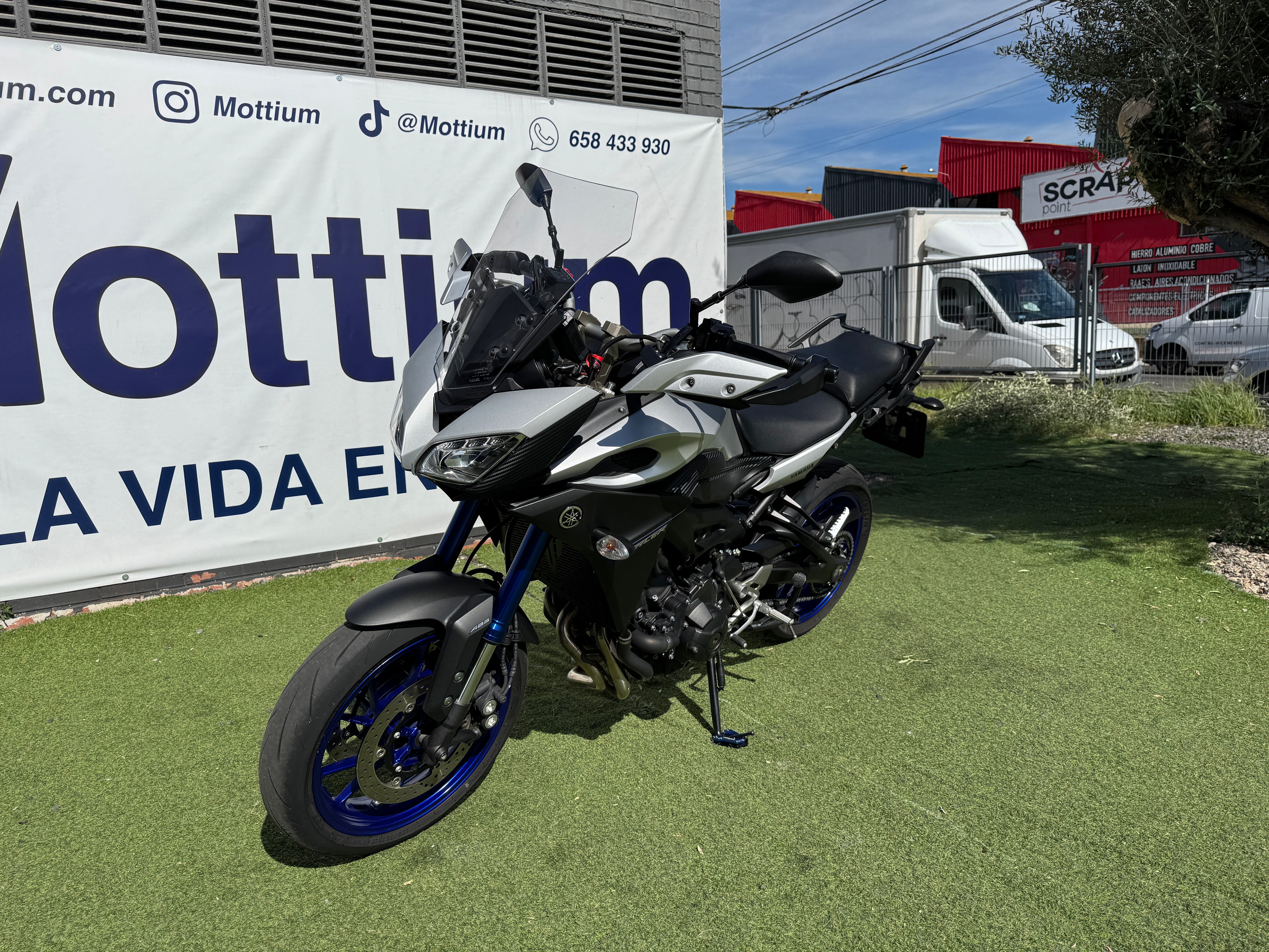 YAMAHA MT-09 TRACER