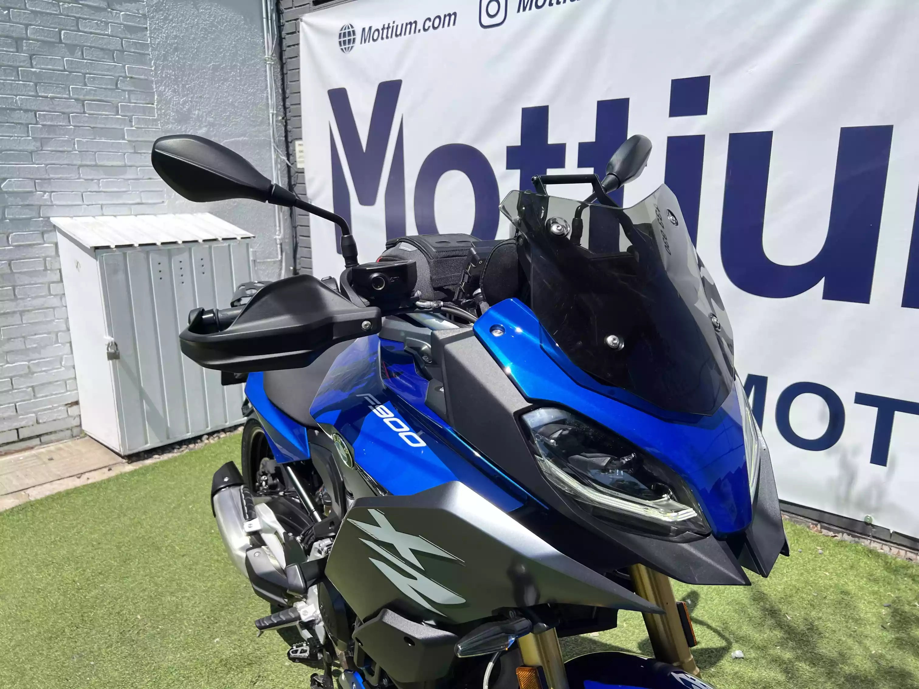 BMW F 900 XR