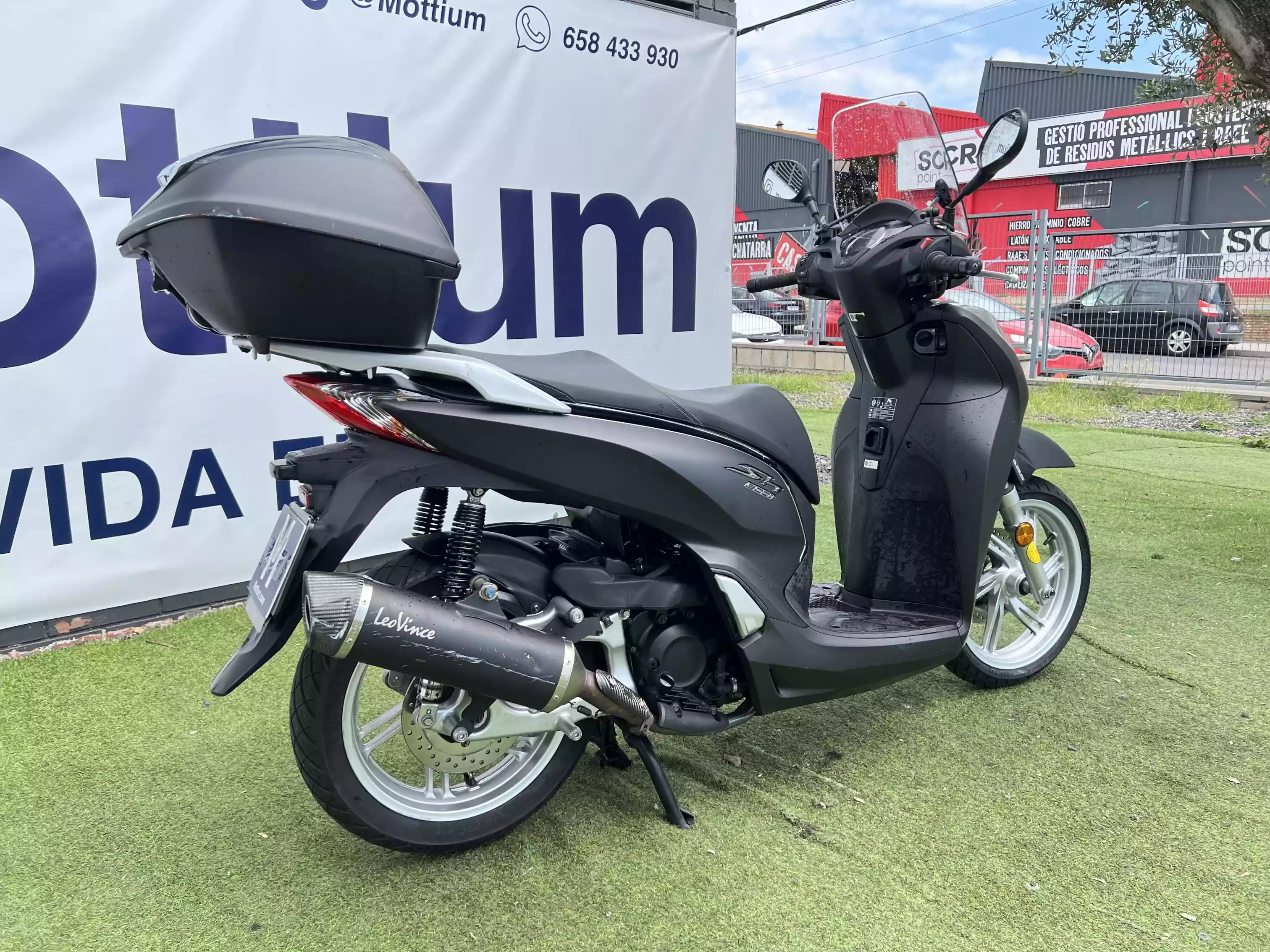 HONDA SCOOPY SH300i