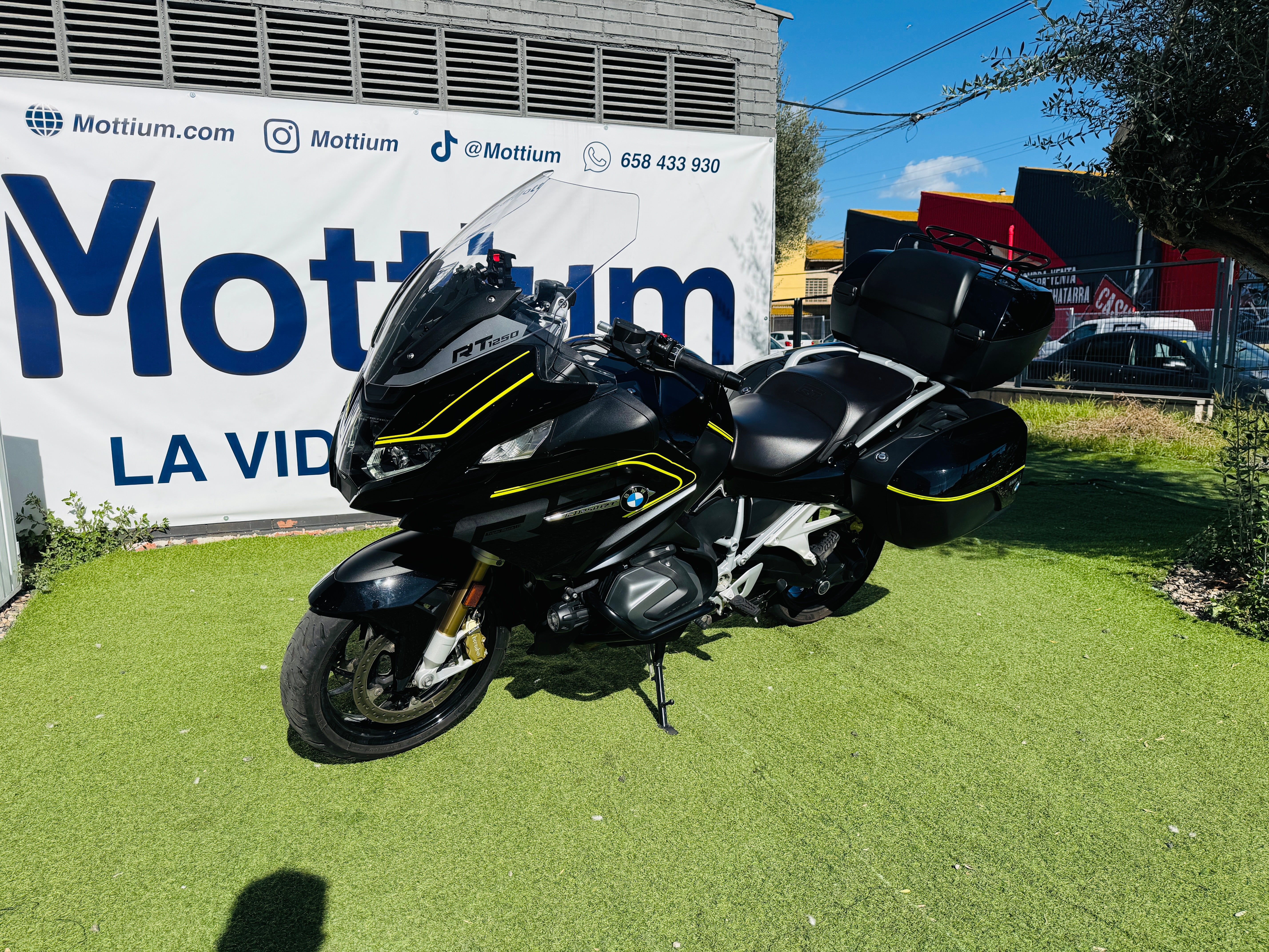 BMW R1250RT TRIPLE BLACK