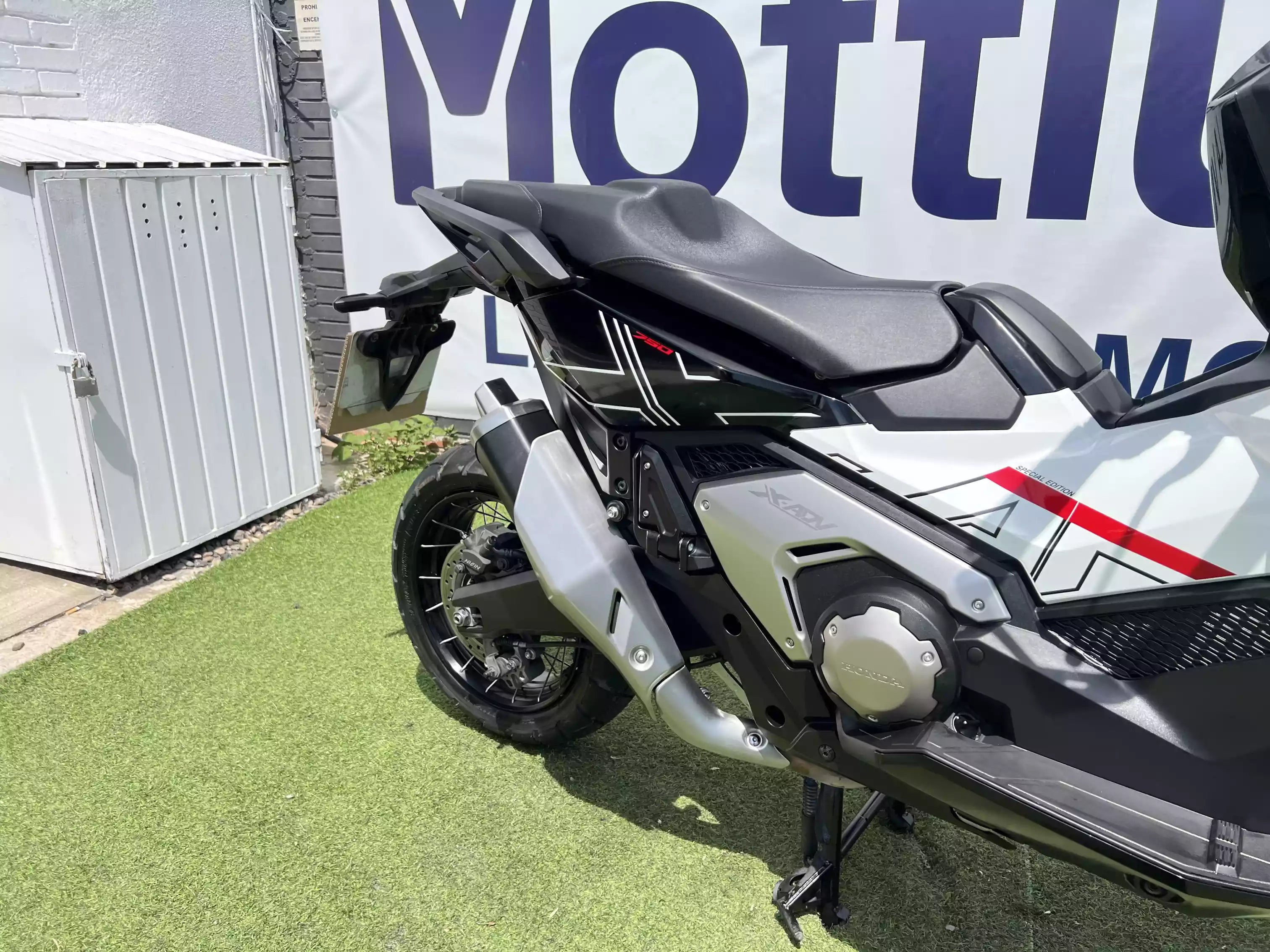 HONDA X-ADV