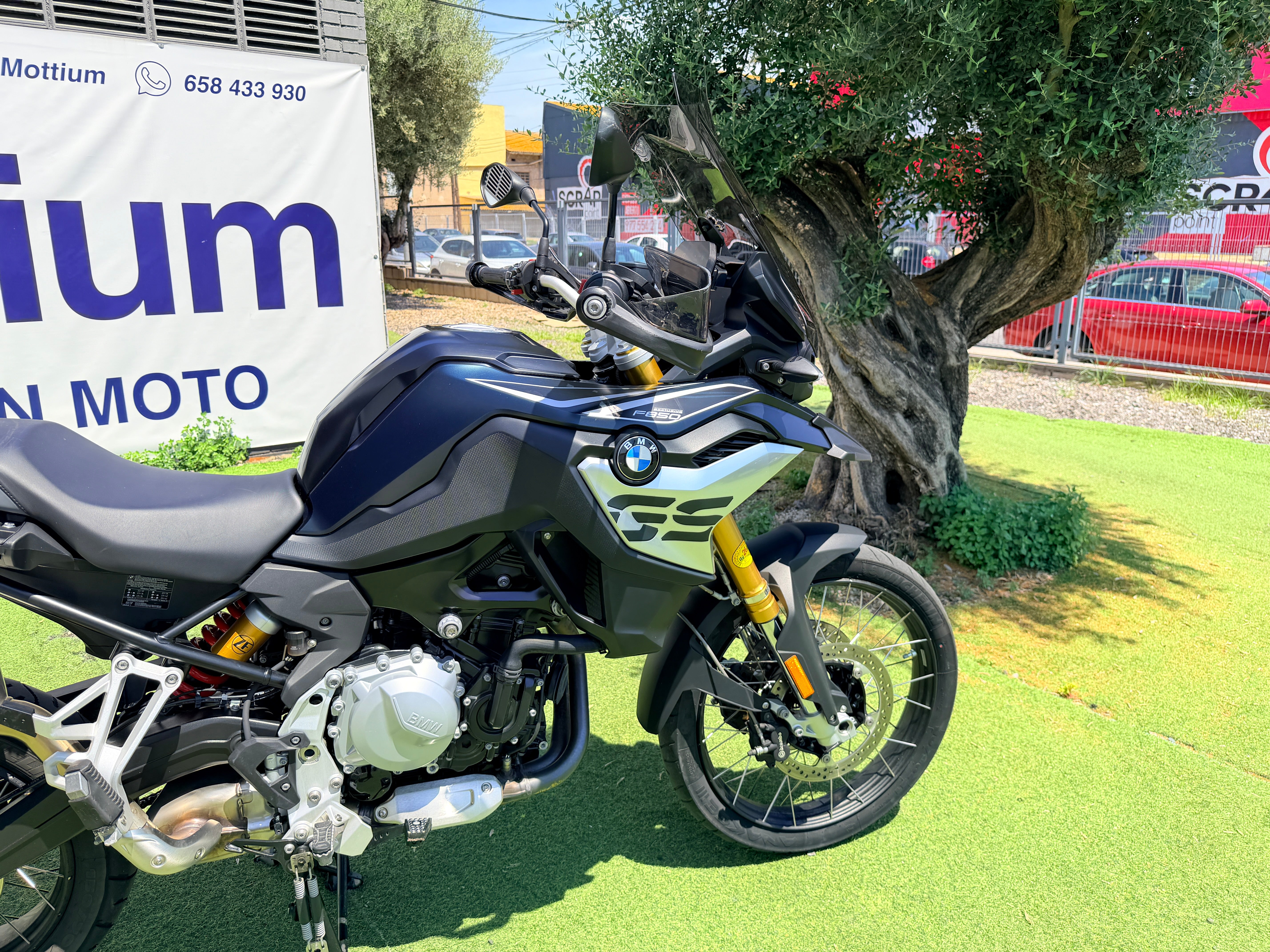 BMW F850GS