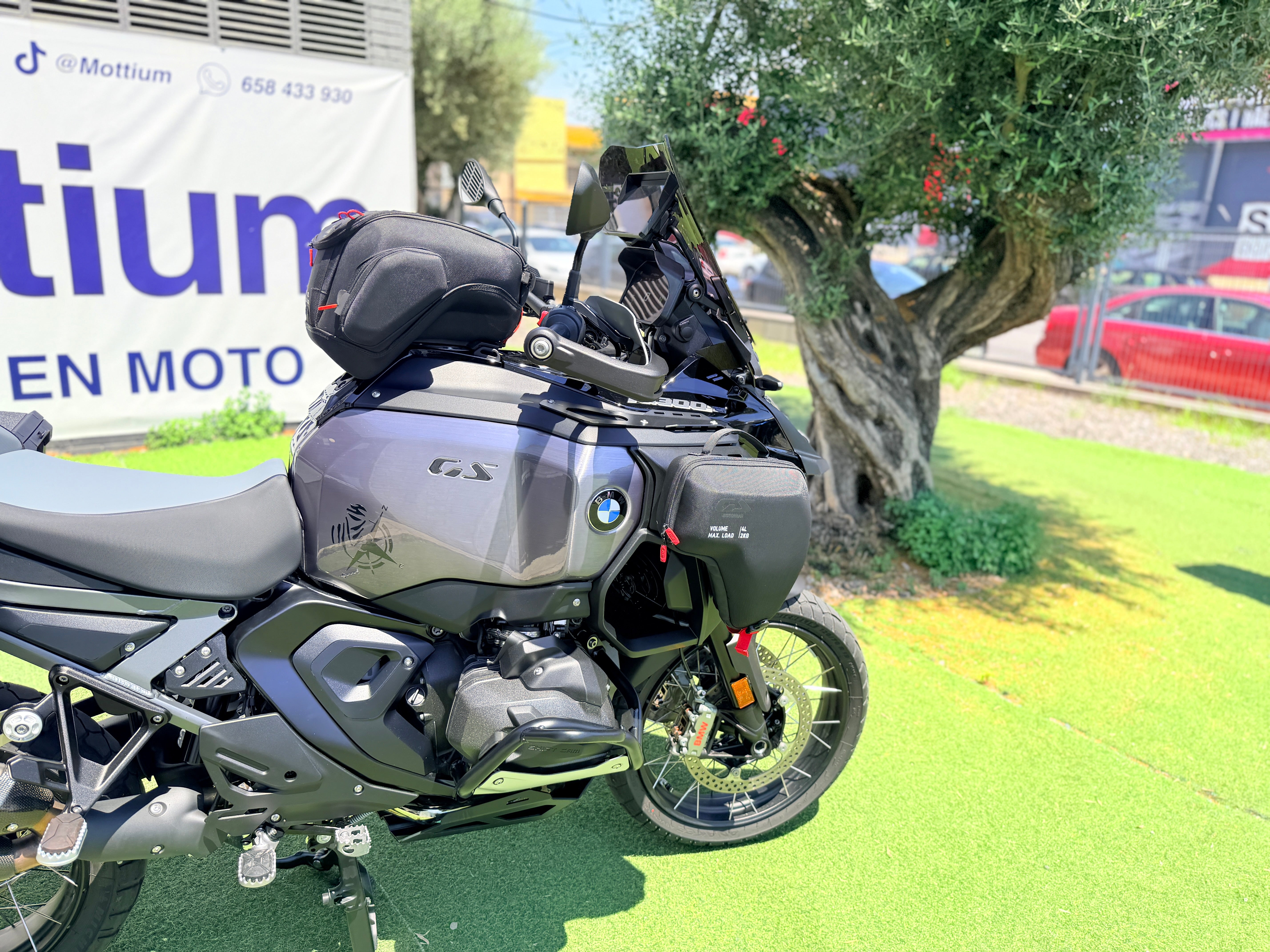 BMW R1300GS TRIPLEBLACK