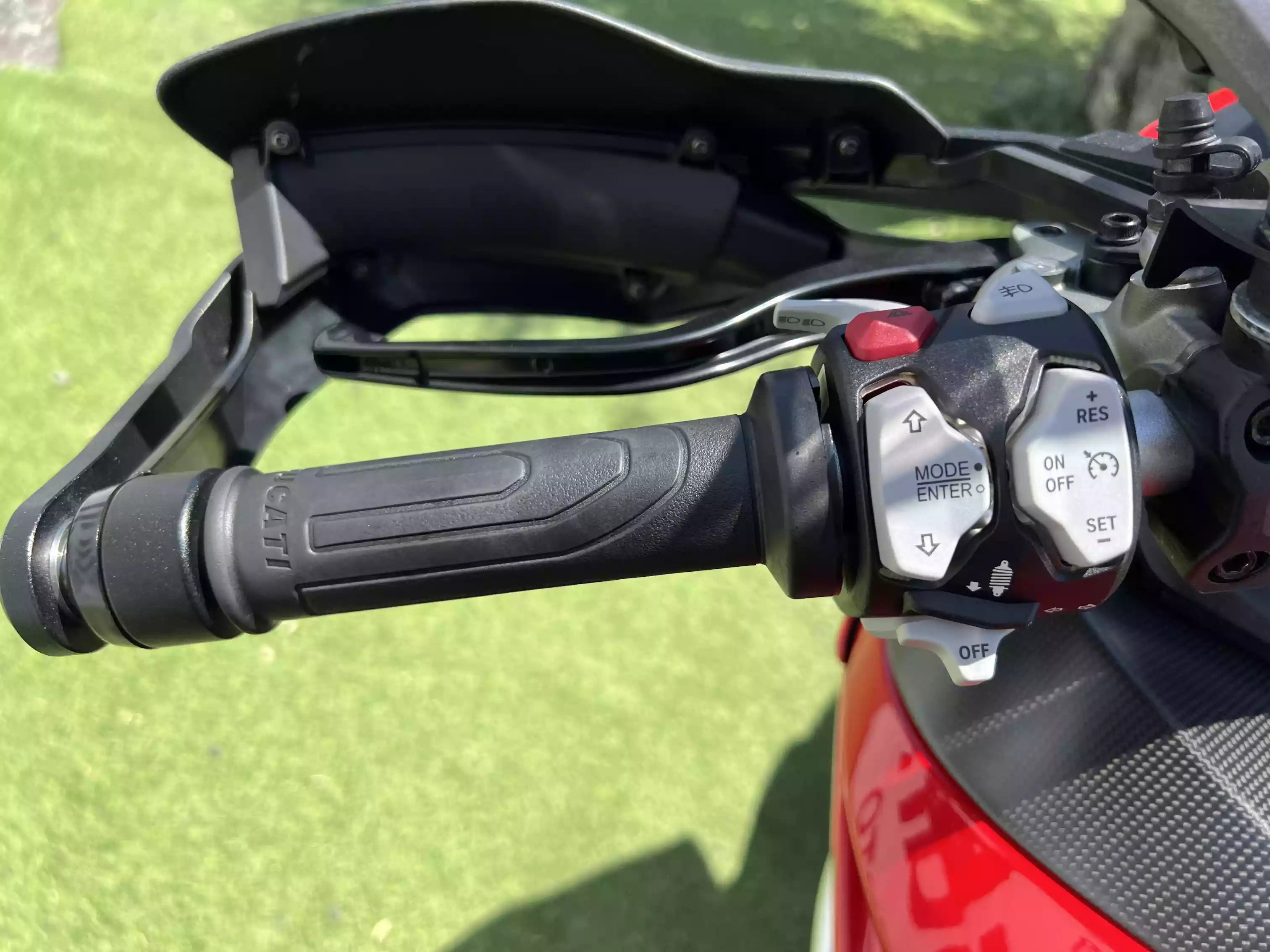 DUCATI Multistrada V2 S