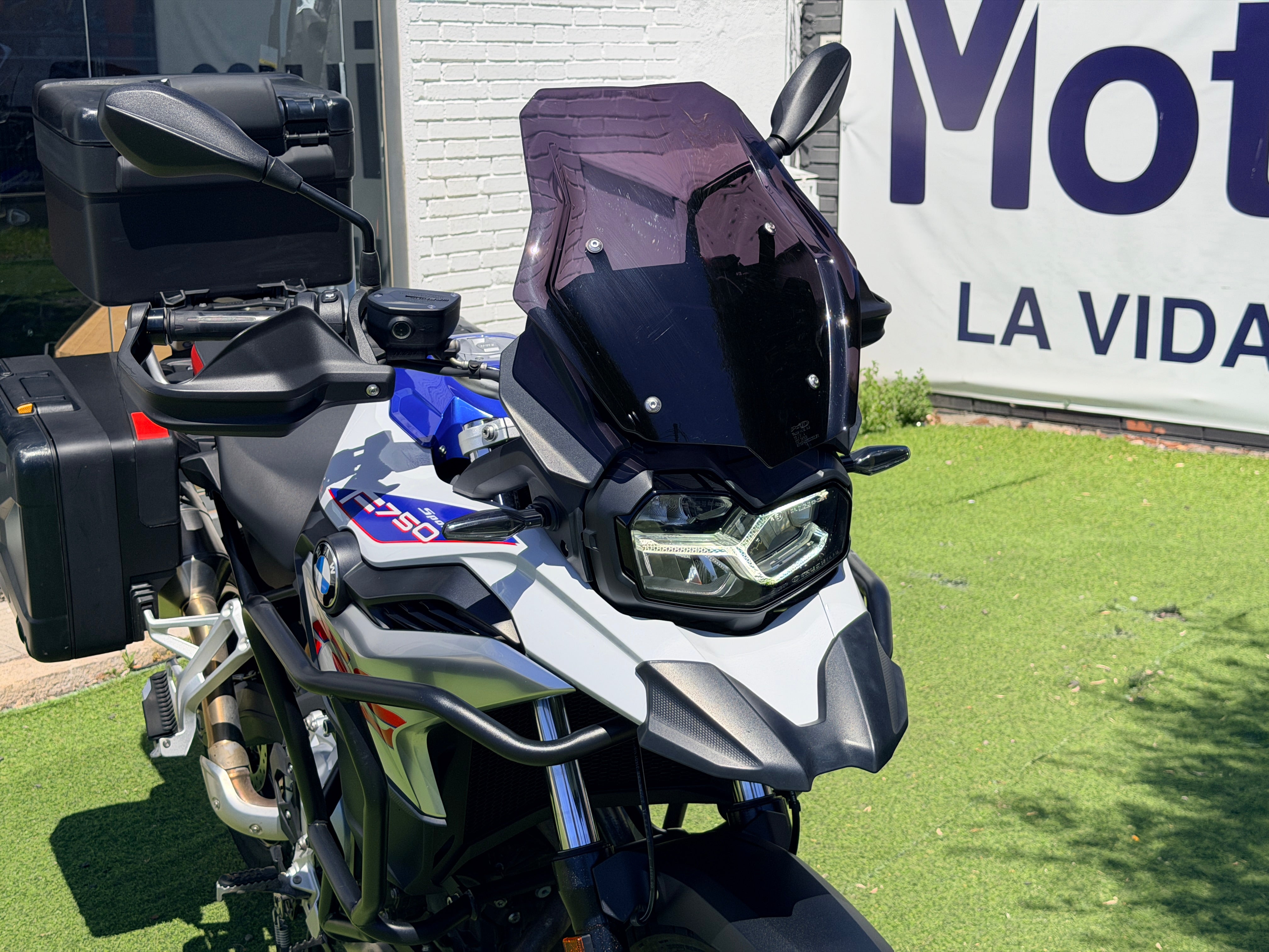 BMW F750GS