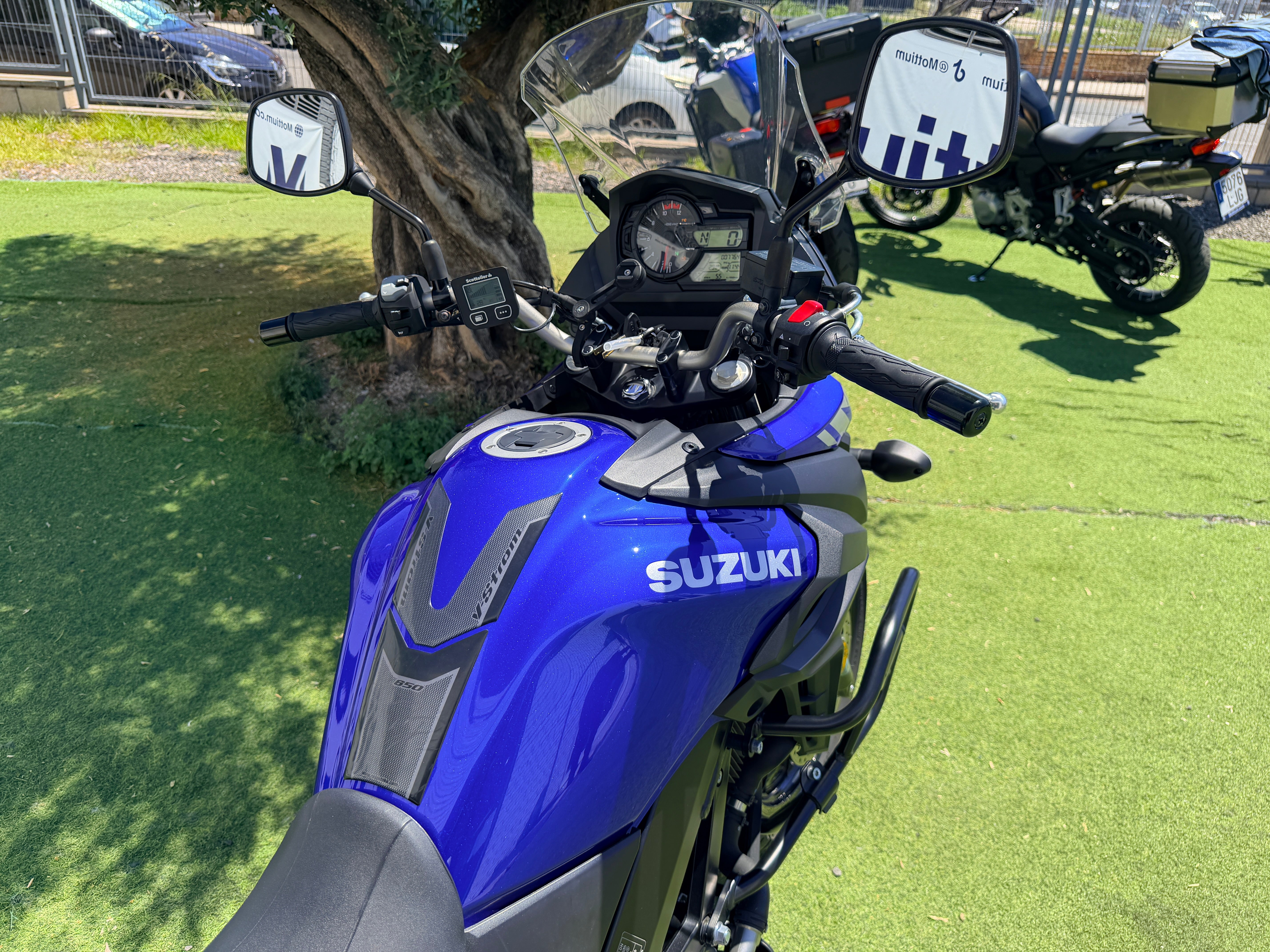 SUZUKI V-STROM 650