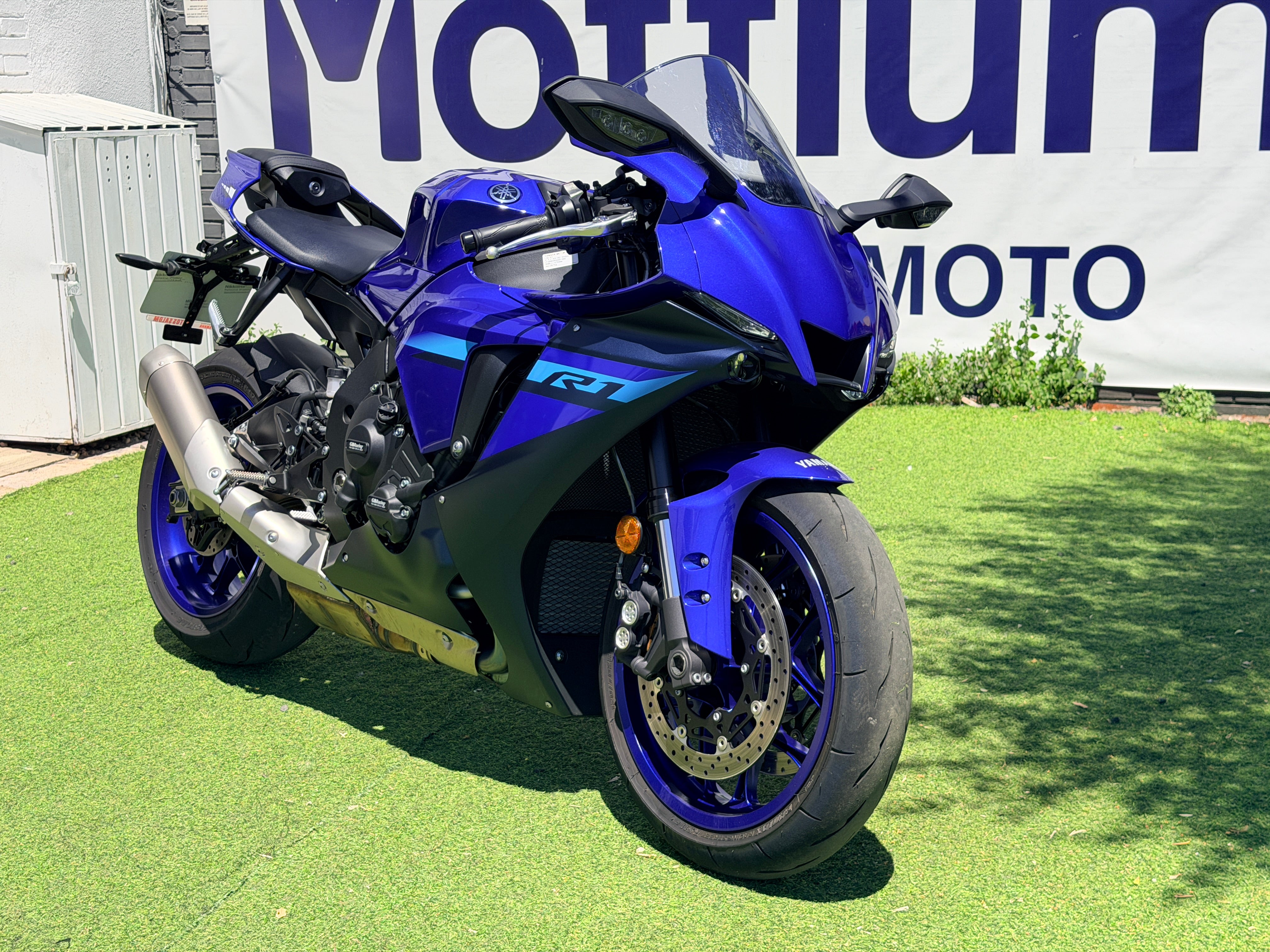 YAMAHA YZF R1