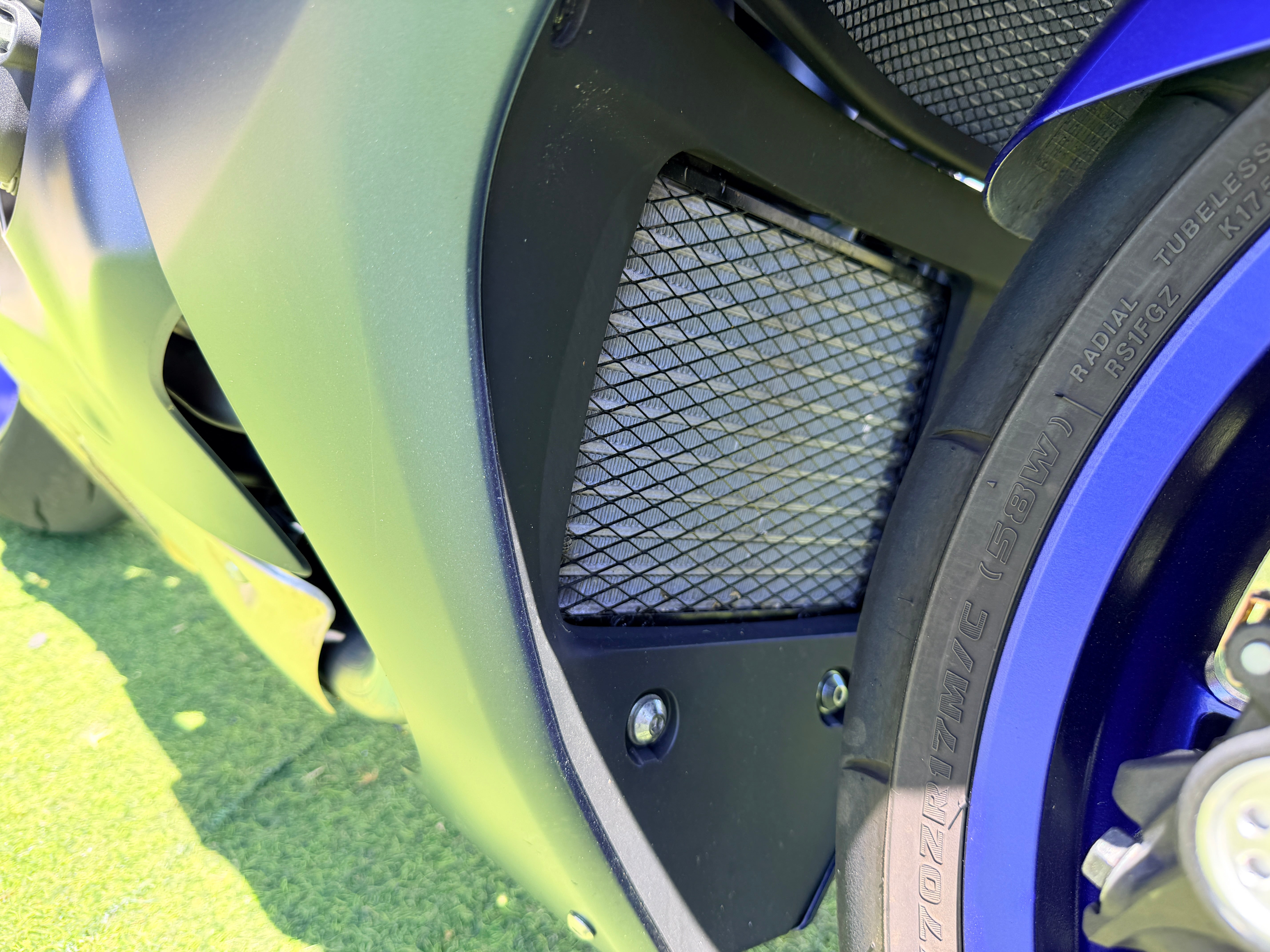 YAMAHA YZF R1