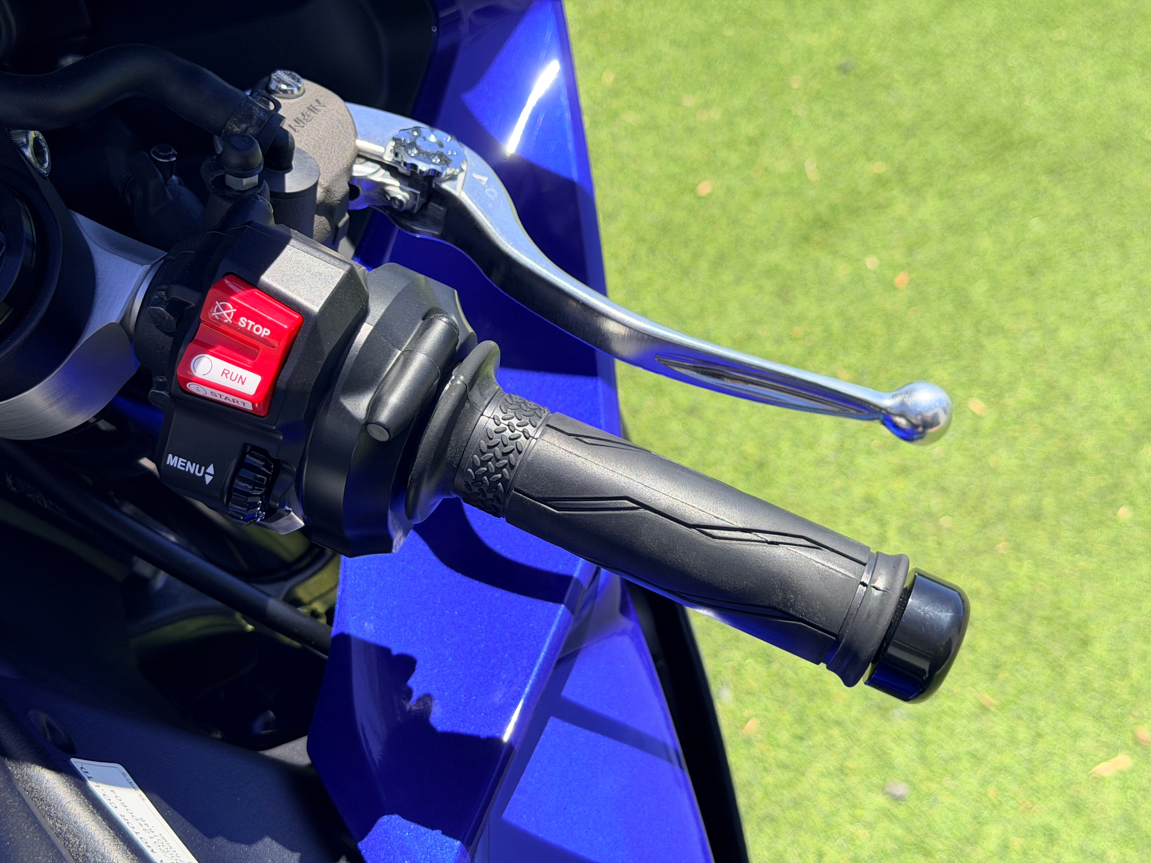 YAMAHA YZF R1