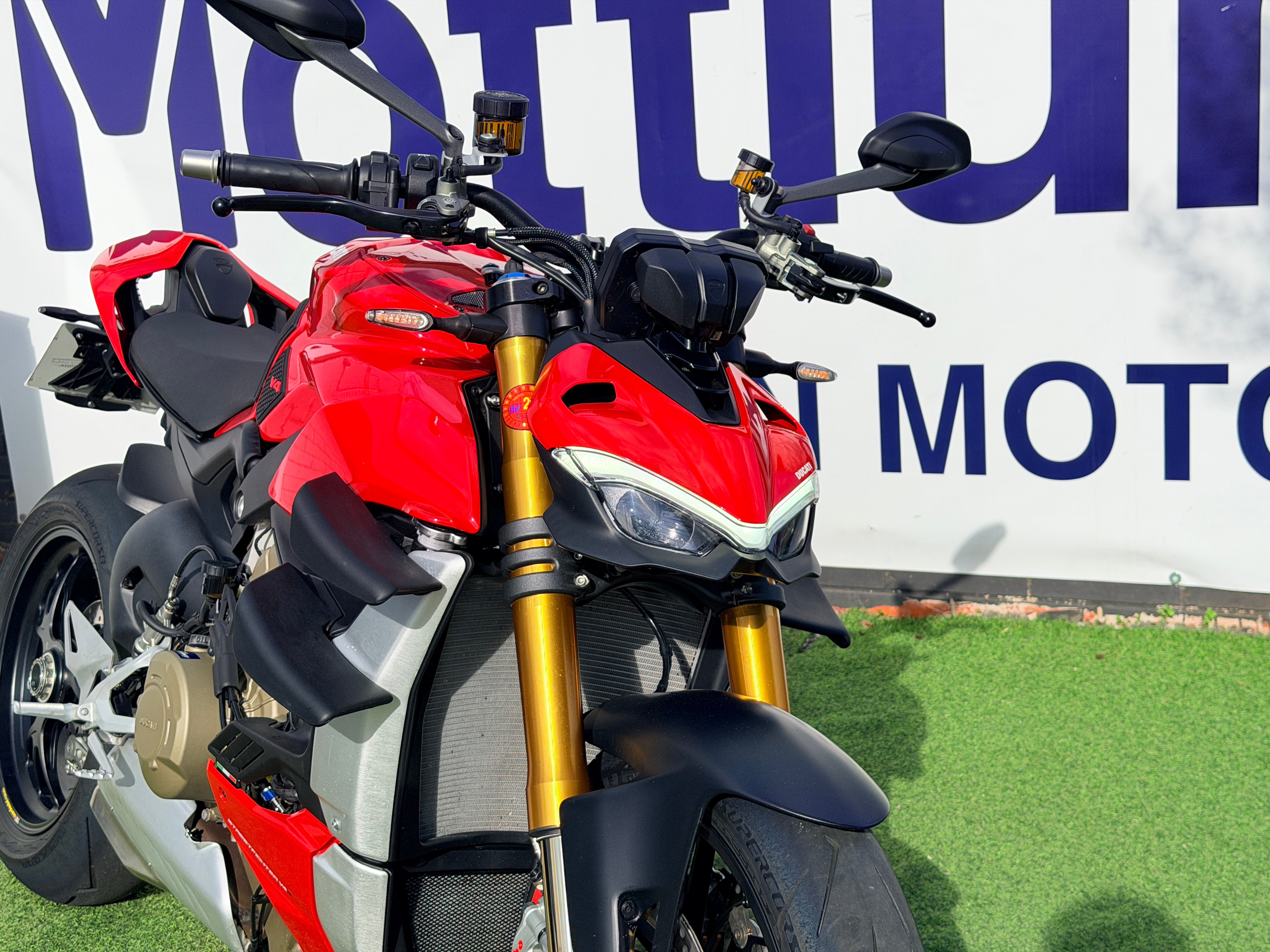 DUCATI STREETFIGHTER V4 S