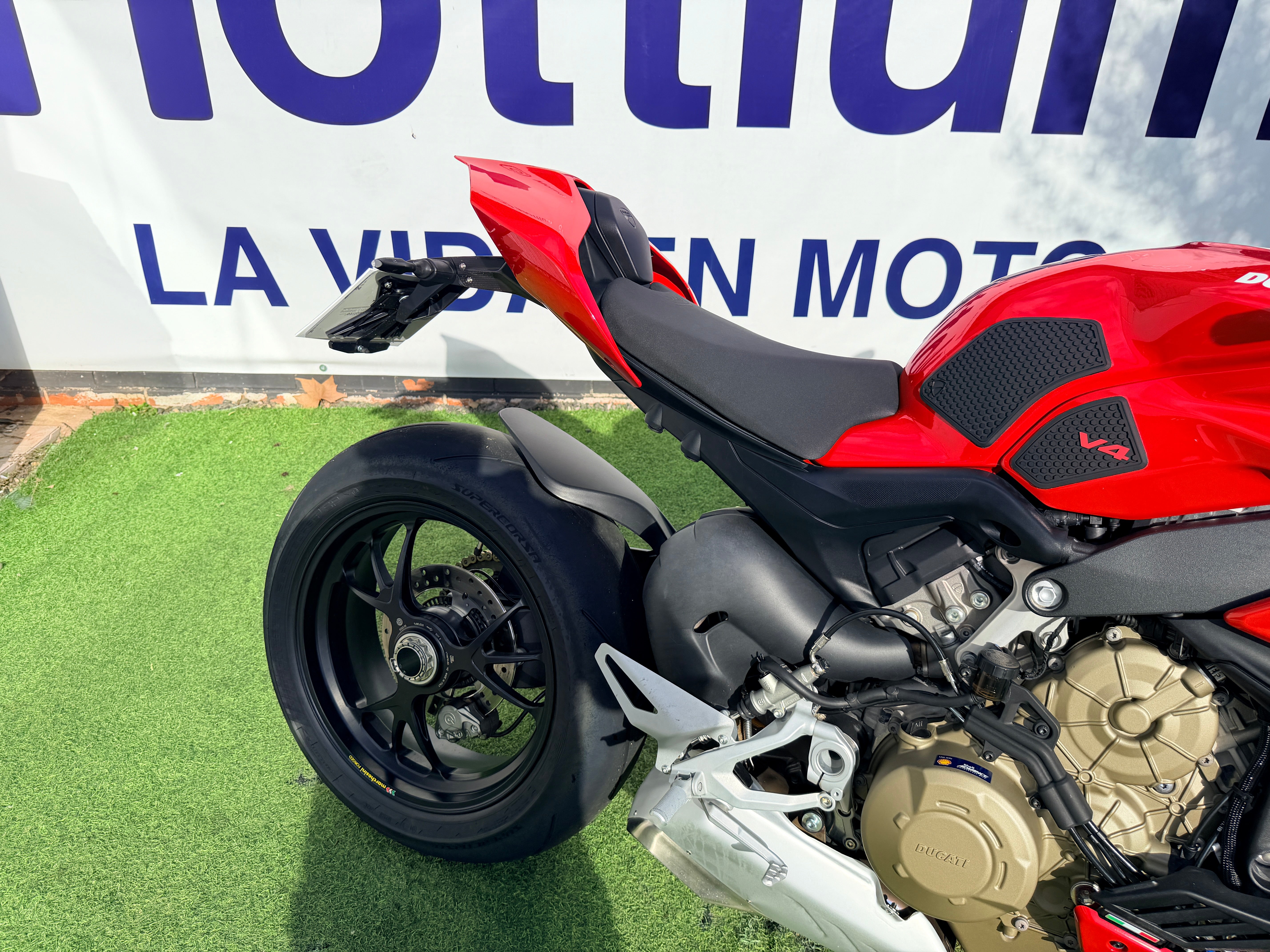 DUCATI STREETFIGHTER V4 S