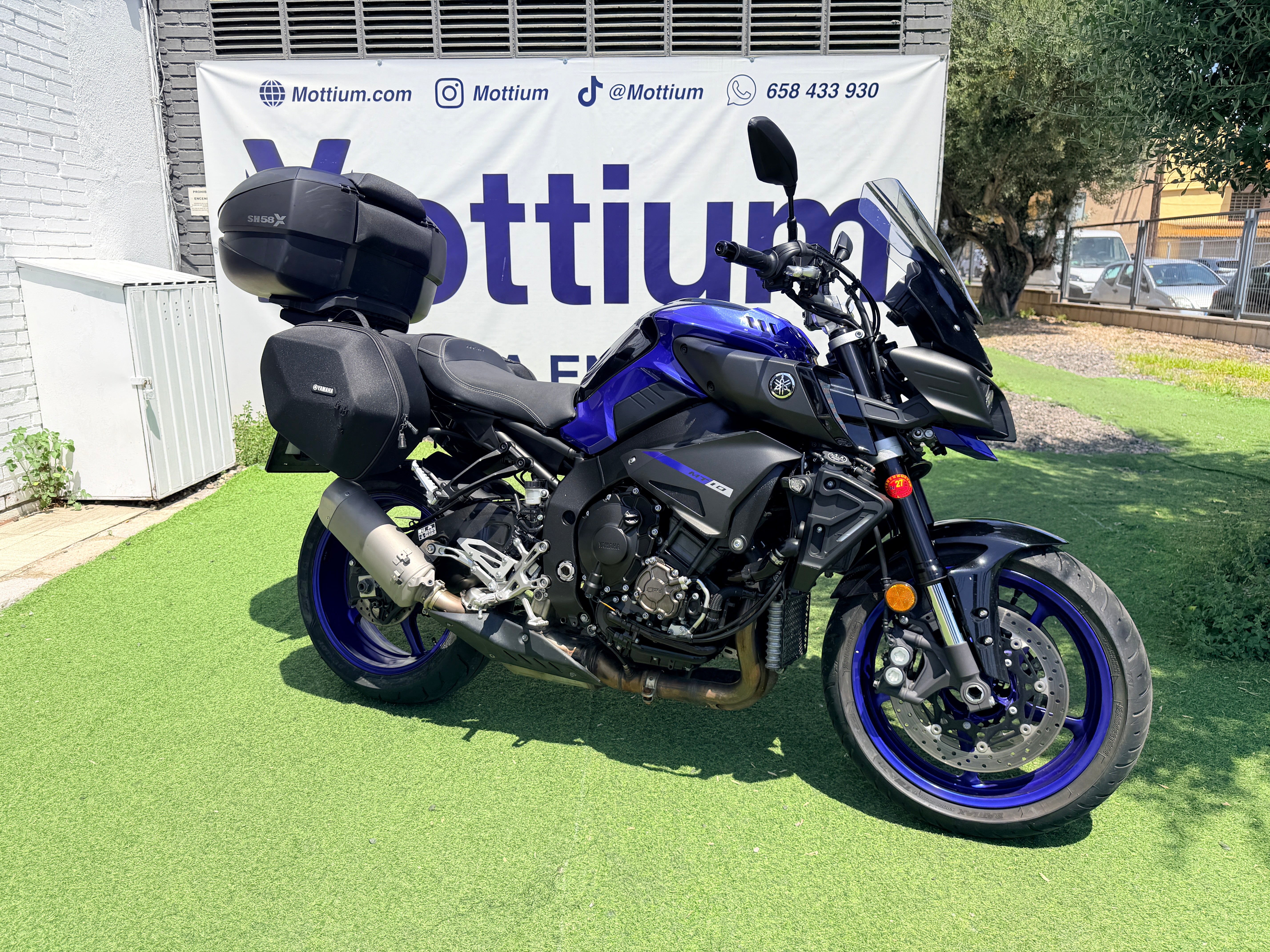 YAMAHA MT-10