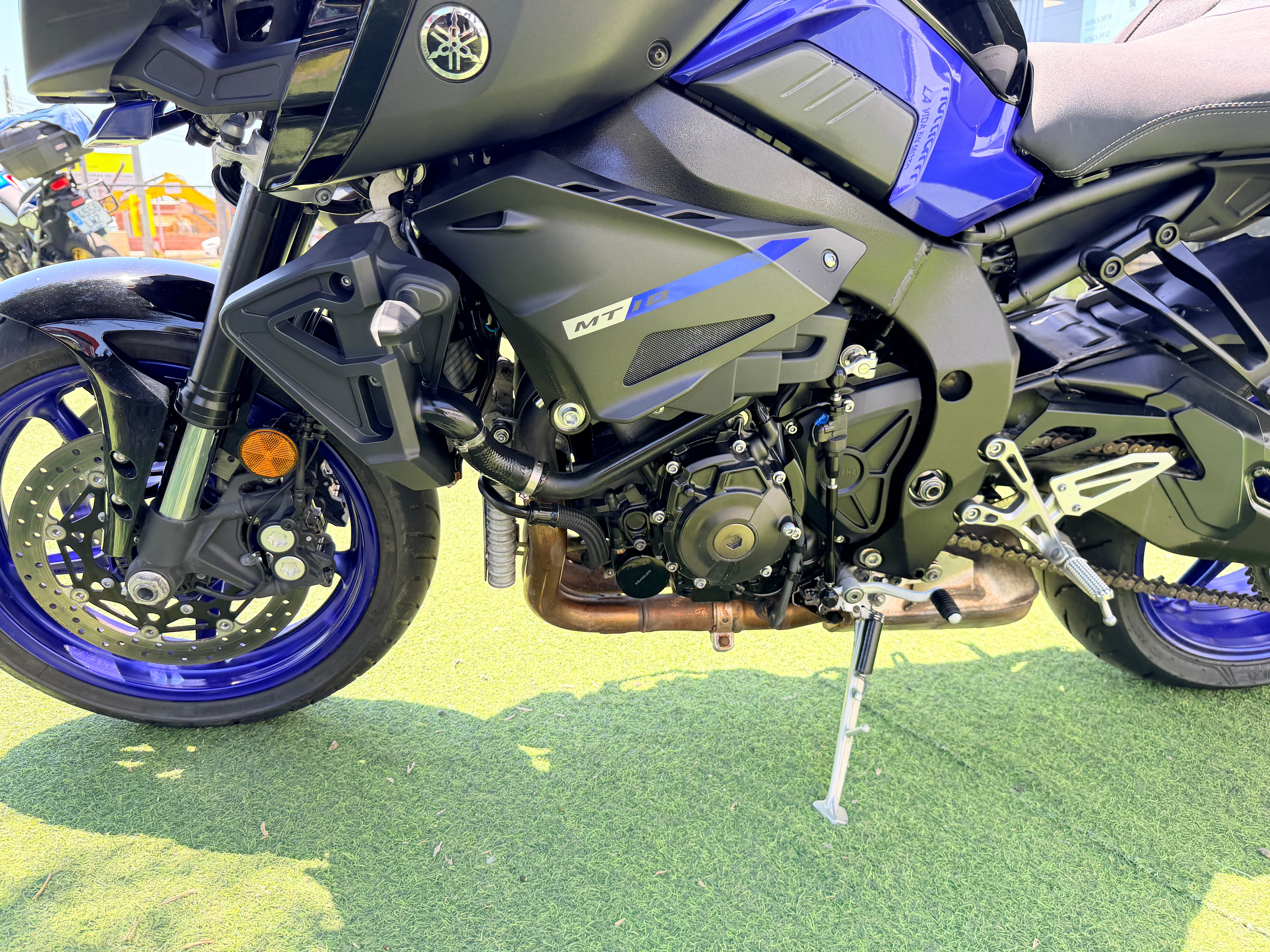 YAMAHA MT-10