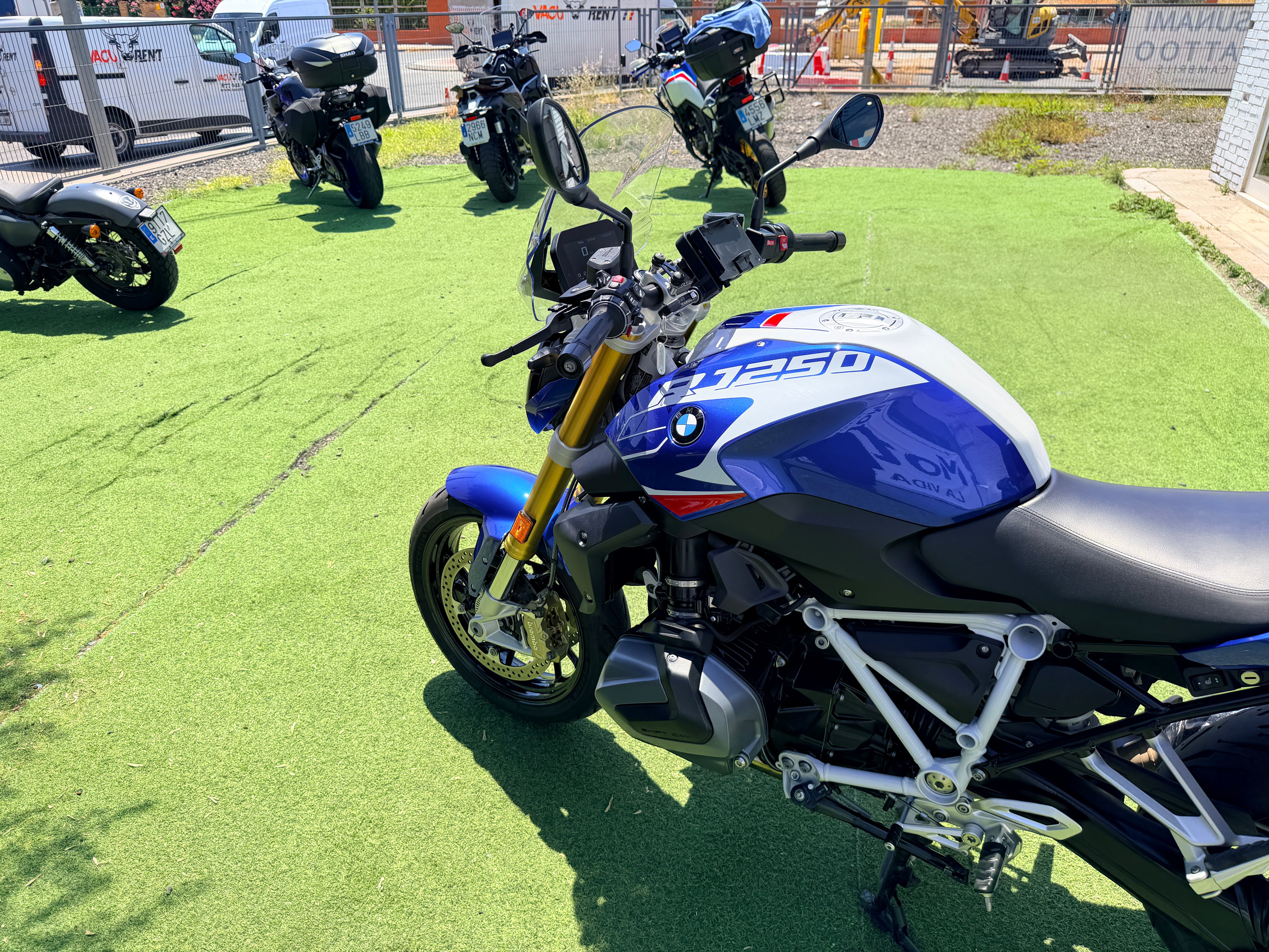 BMW R1250R