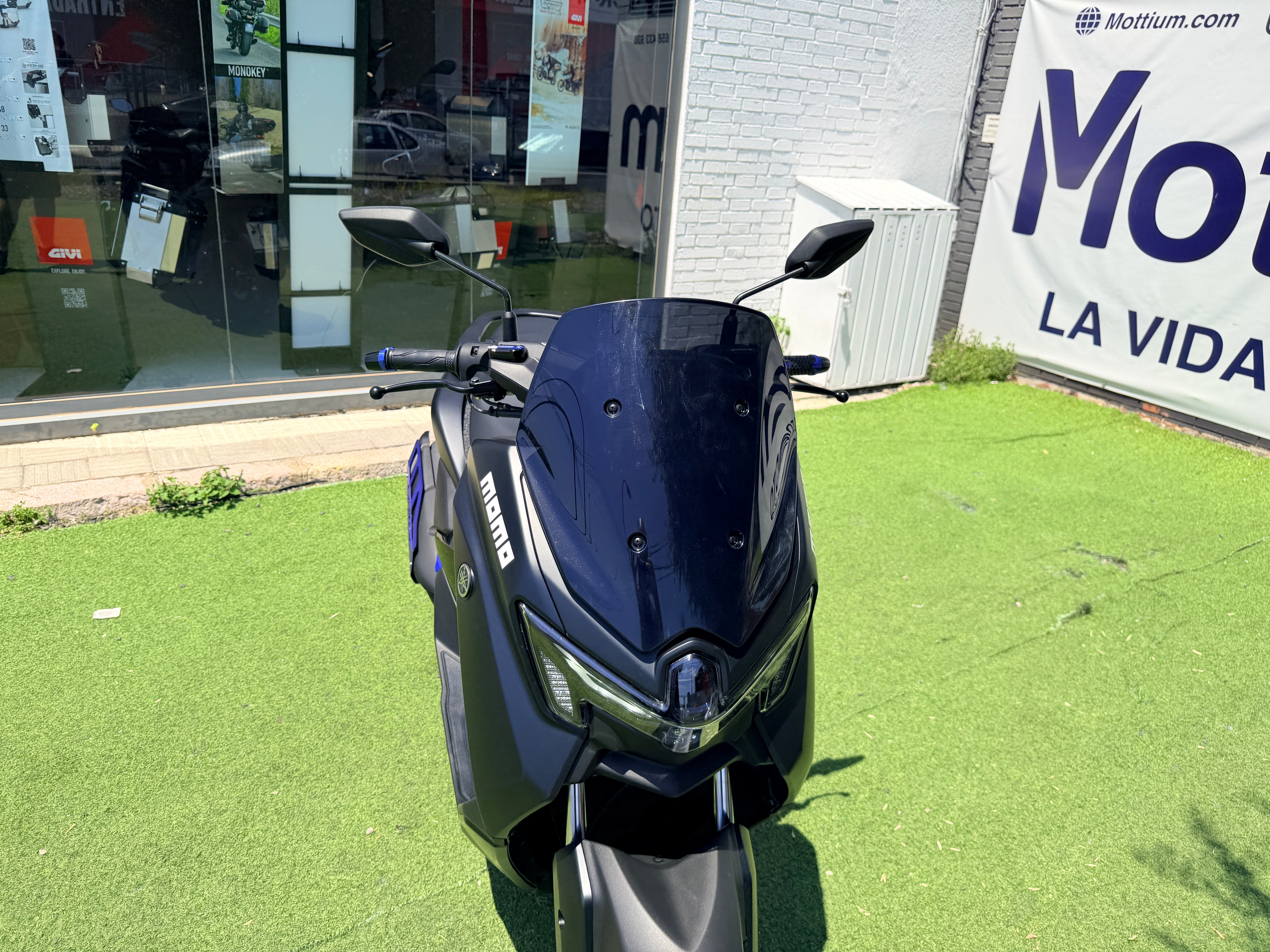 YAMAHA NMAX