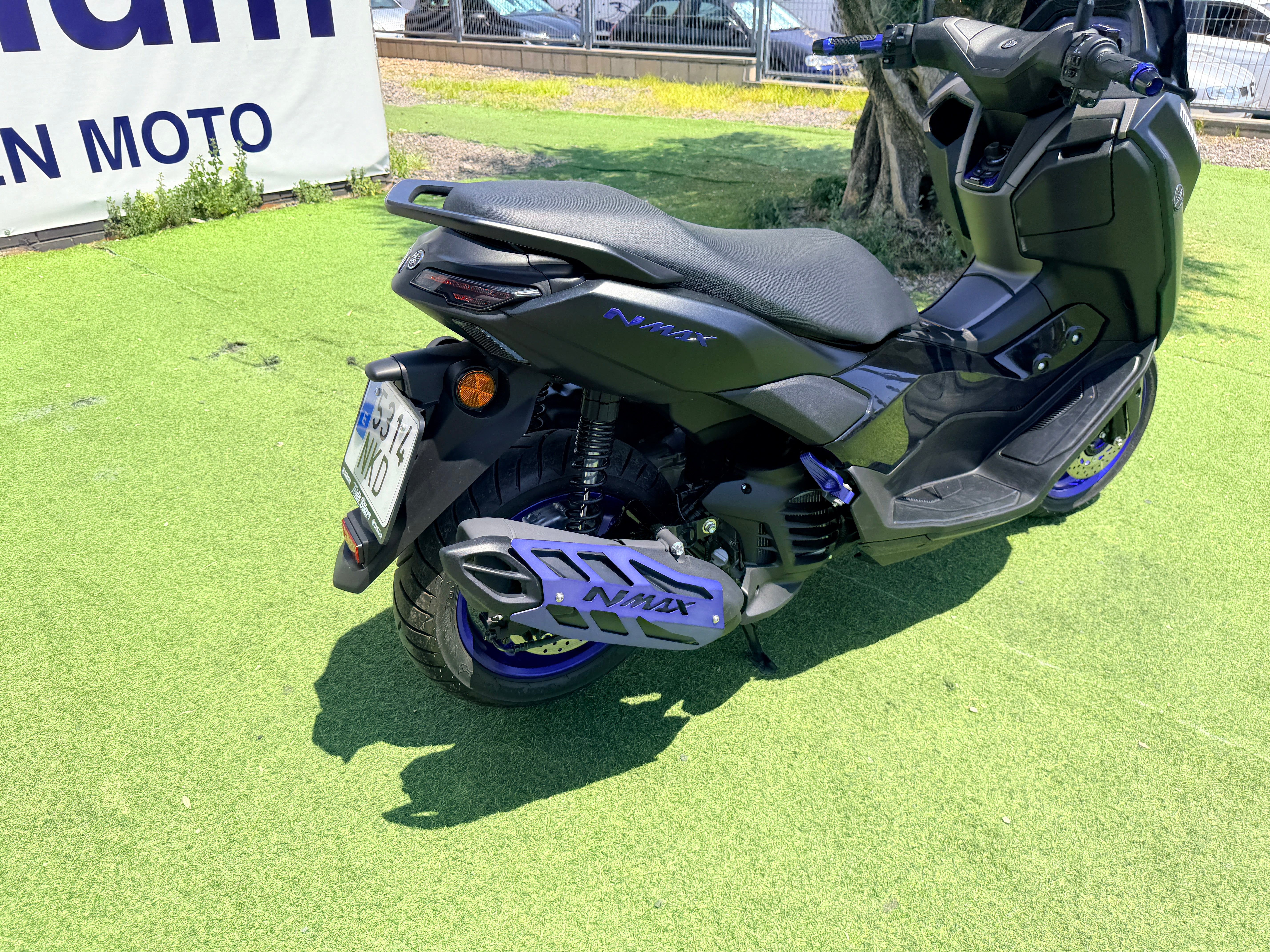 YAMAHA NMAX
