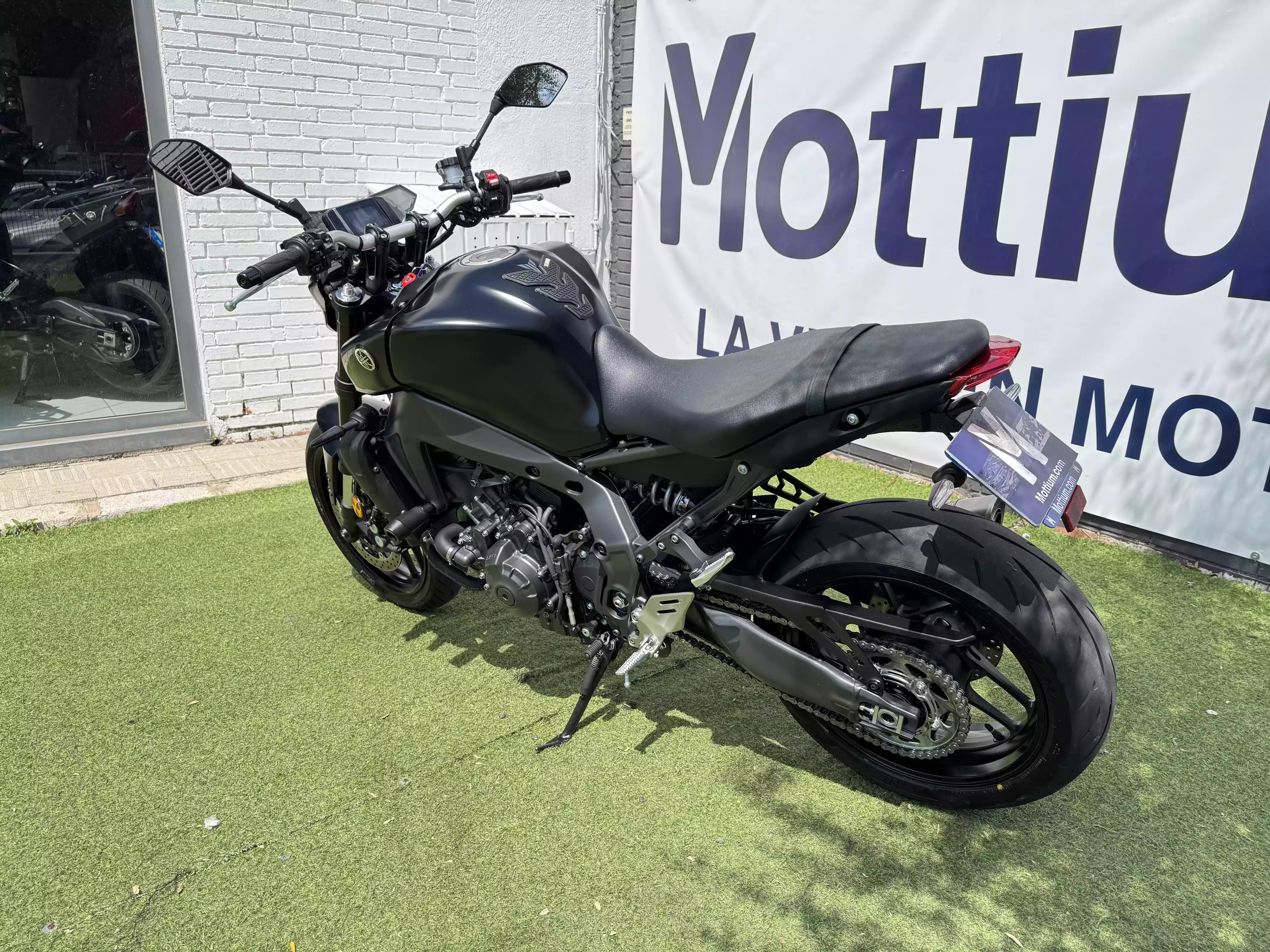 YAMAHA MT 09